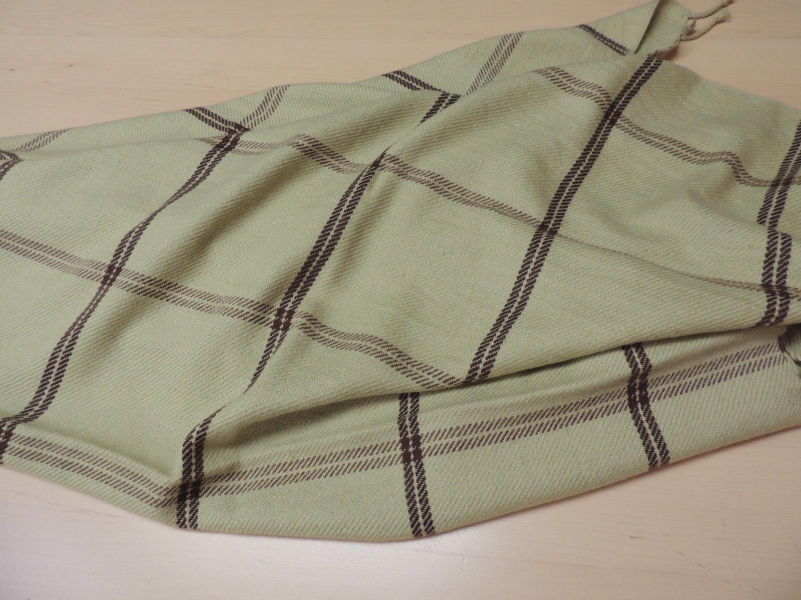 Woven Green and Brown Himalayan Cashmere Throw with Hand Knotted Fringes 2