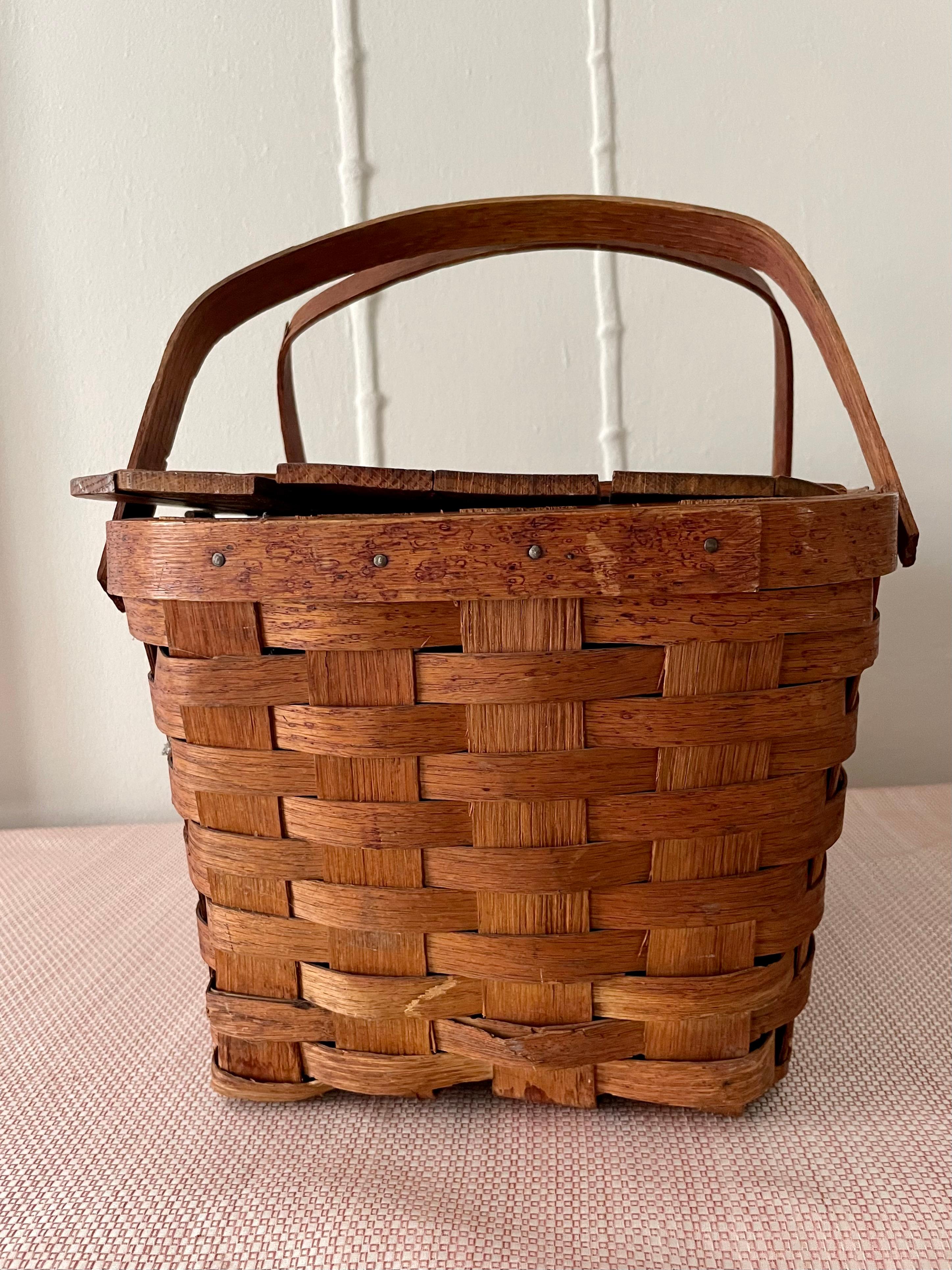 20th Century Woven Hinged Lid Picnic Basket with Handles For Sale