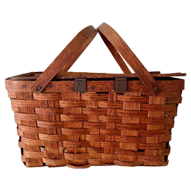 Woven Hinged Lid Picnic Basket with Handles For Sale