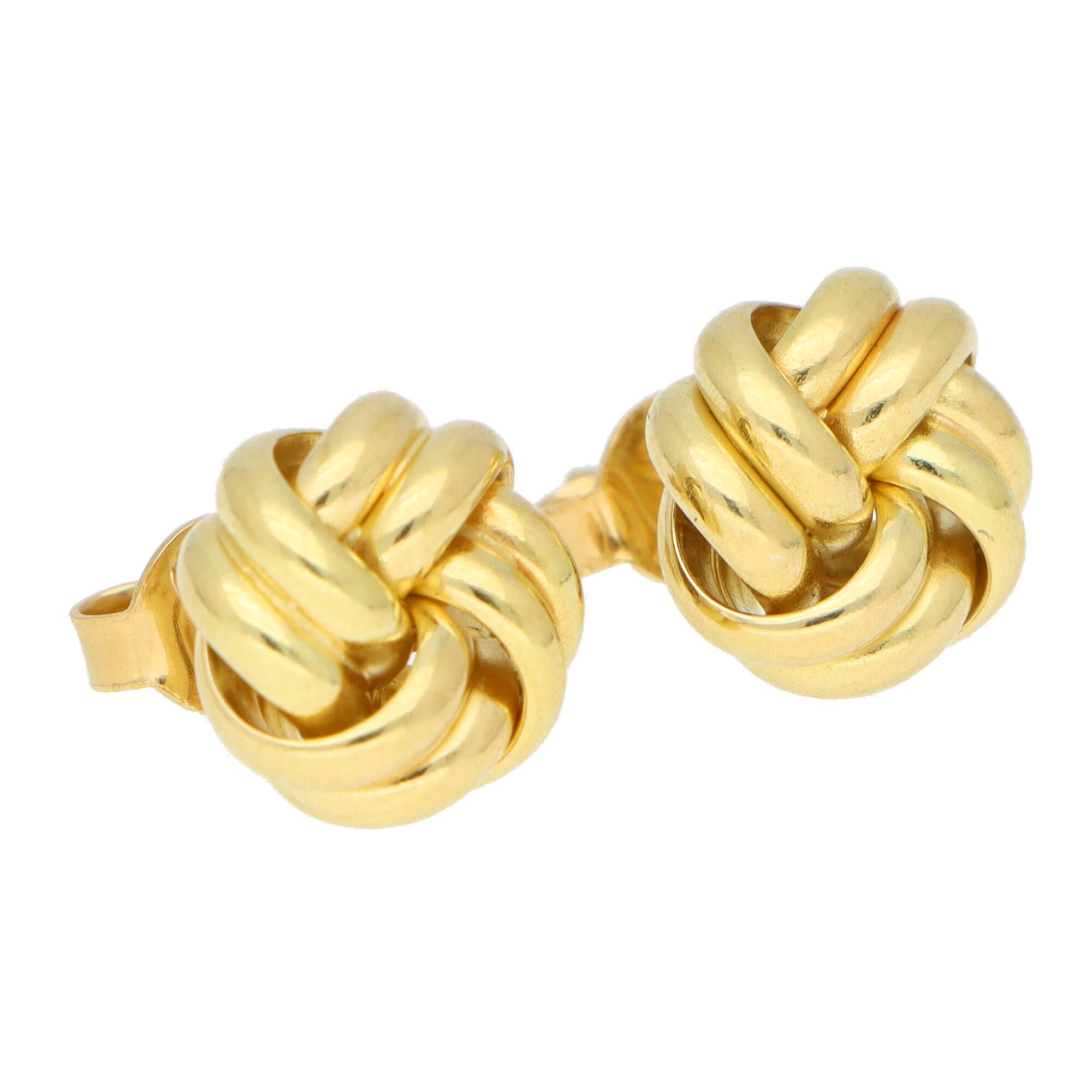 Woven Knot Stud Earrings Set in 18k Yellow Gold In Good Condition In London, GB