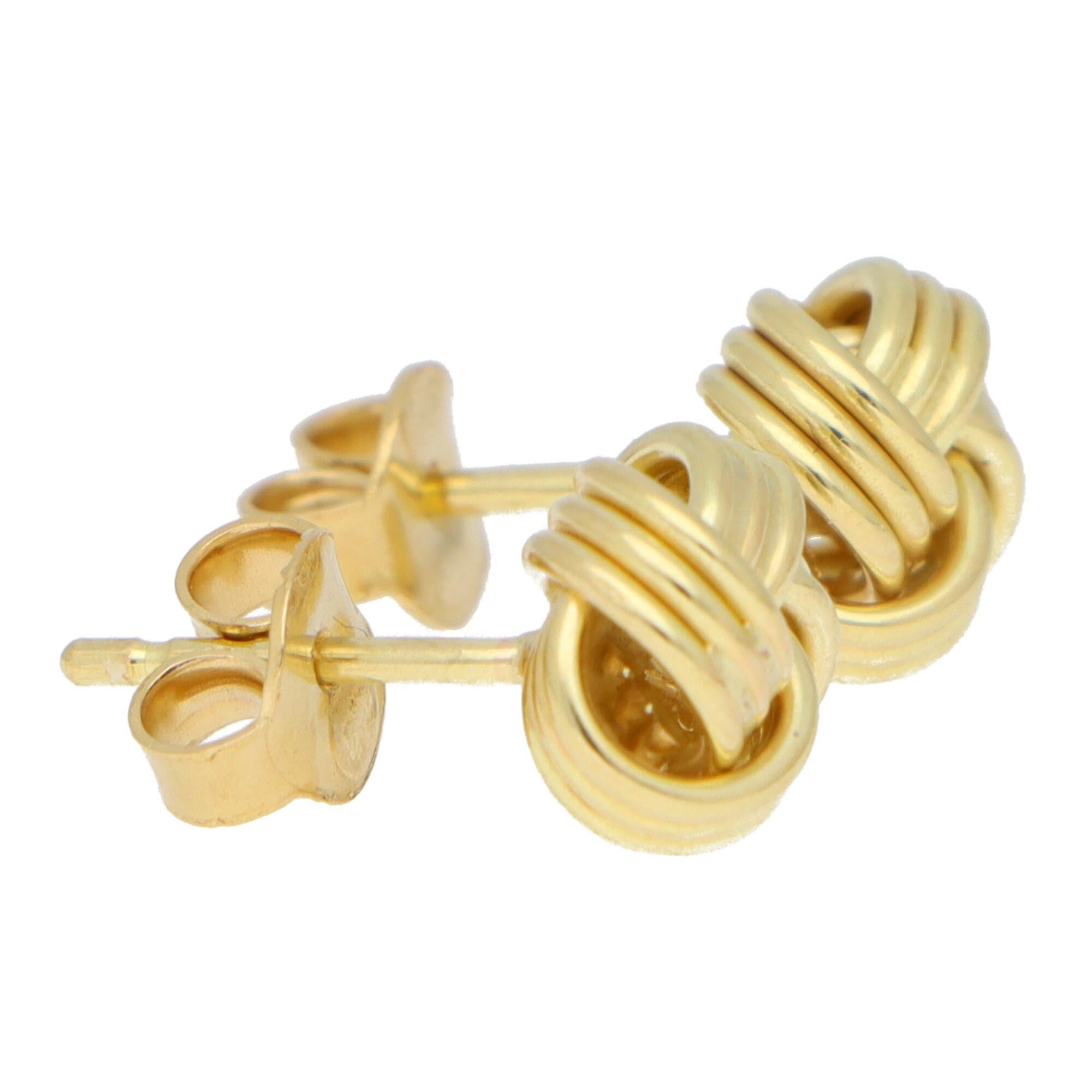 Woven Knot Stud Earrings Set in 18k Yellow Gold In Good Condition In London, GB