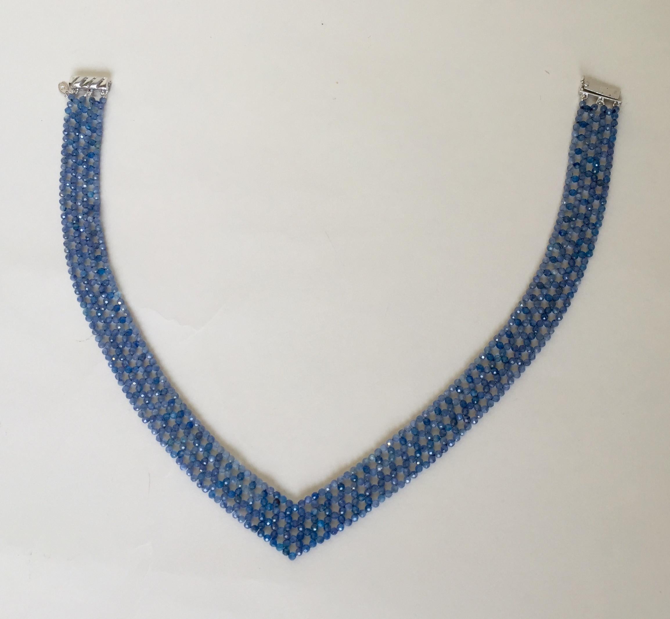 Marina J Collier en forme de « V » en perles de Kyanite tissées avec fermoir en argent sterling en vente 5