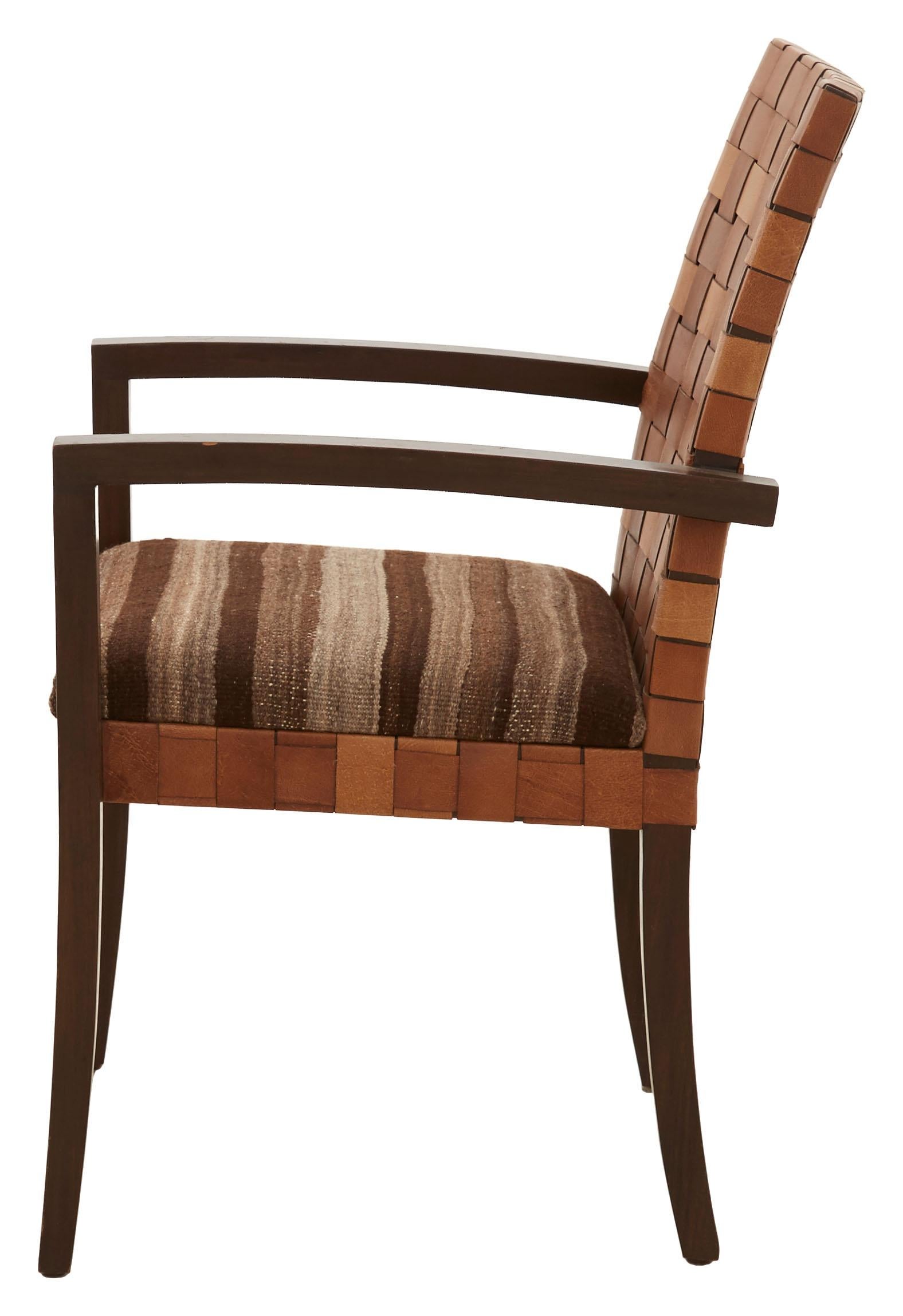 Woven Leather Back Dining Chair with Moroccan Rug Seat (Moderne der Mitte des Jahrhunderts)