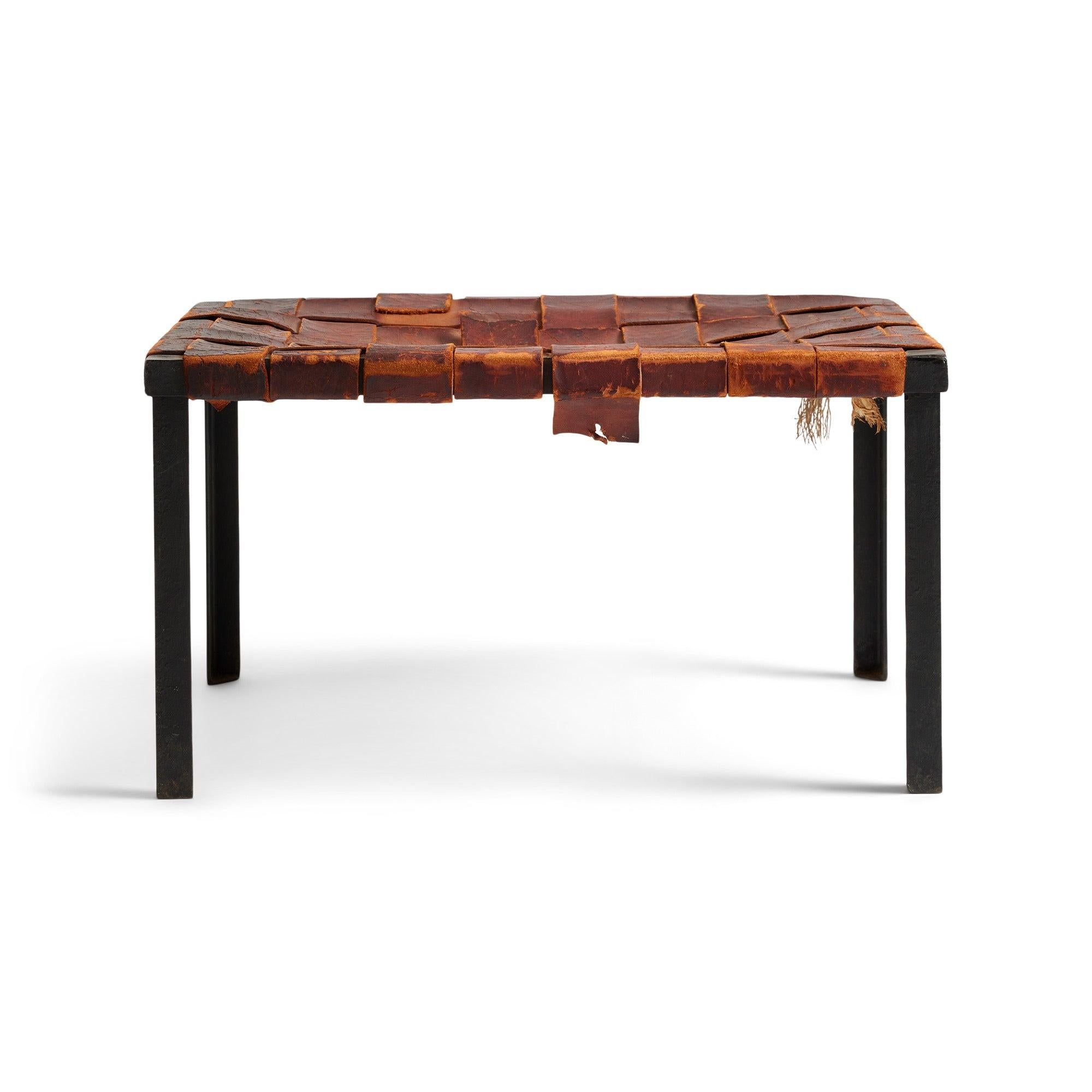 Américain Tabouret en cuir tissé de Swift and Monell en vente