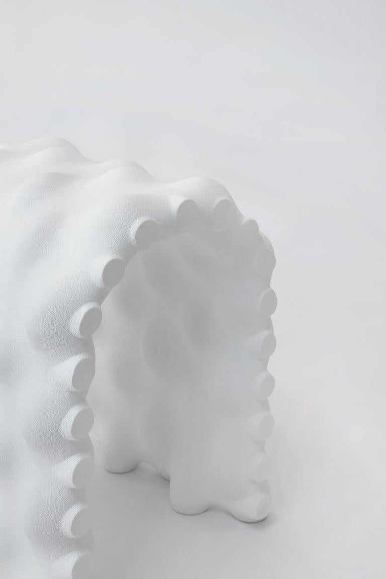 XXI secolo e contemporaneo Sgabello sostenibile in sabbia e nylon intrecciato in edizione limitata di Hot Wire Extensions in vendita