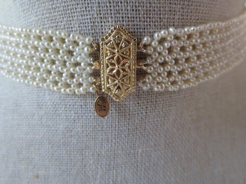 Collar de perlas tejidas, de varios soportes, con cierre de oro Artista en venta