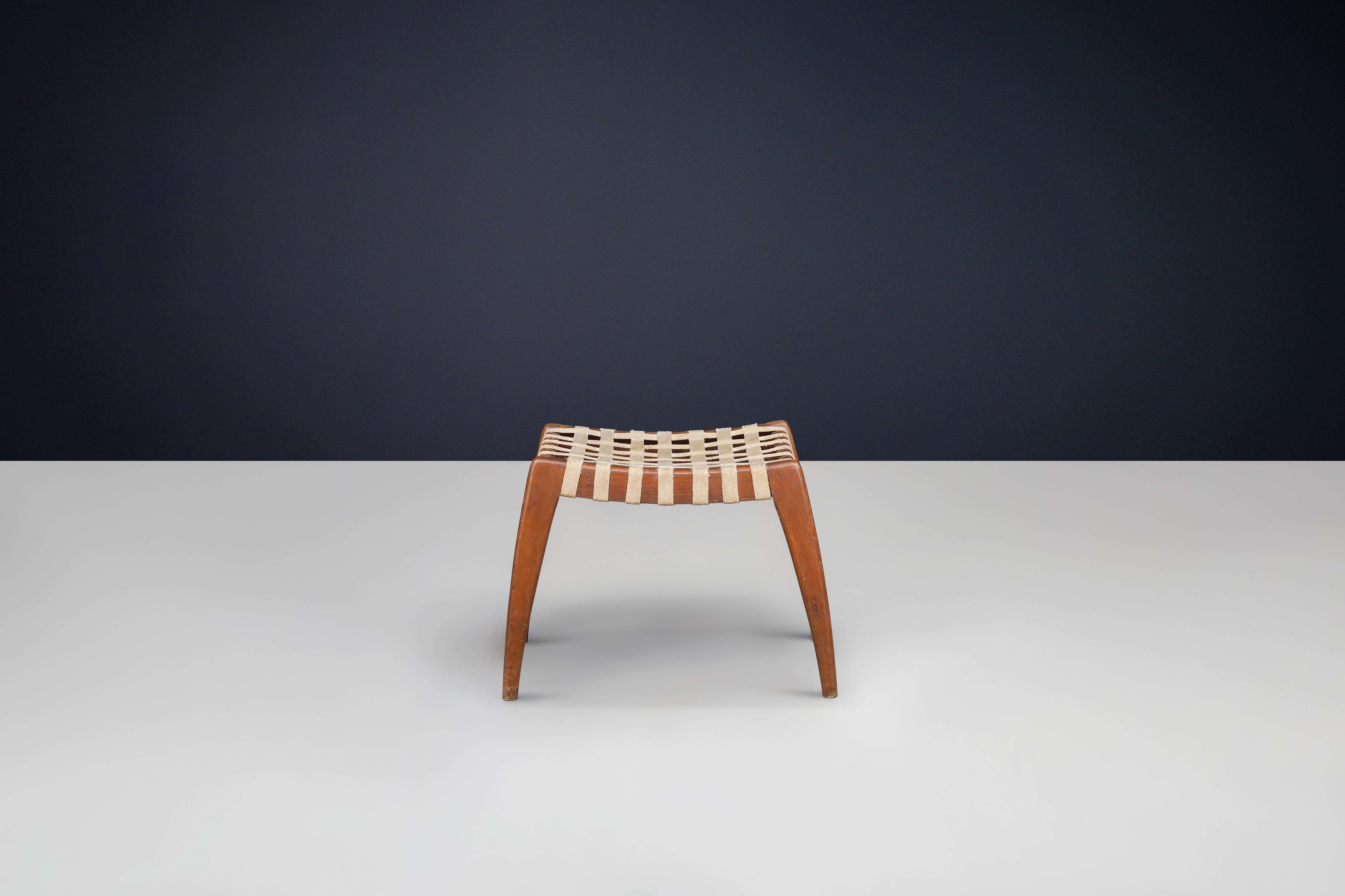 Tissu Tabouret en Oak Oak tissé par Jan Vaněk pour Krásná Jizba, Tchécoslovaquie, années 1940 en vente
