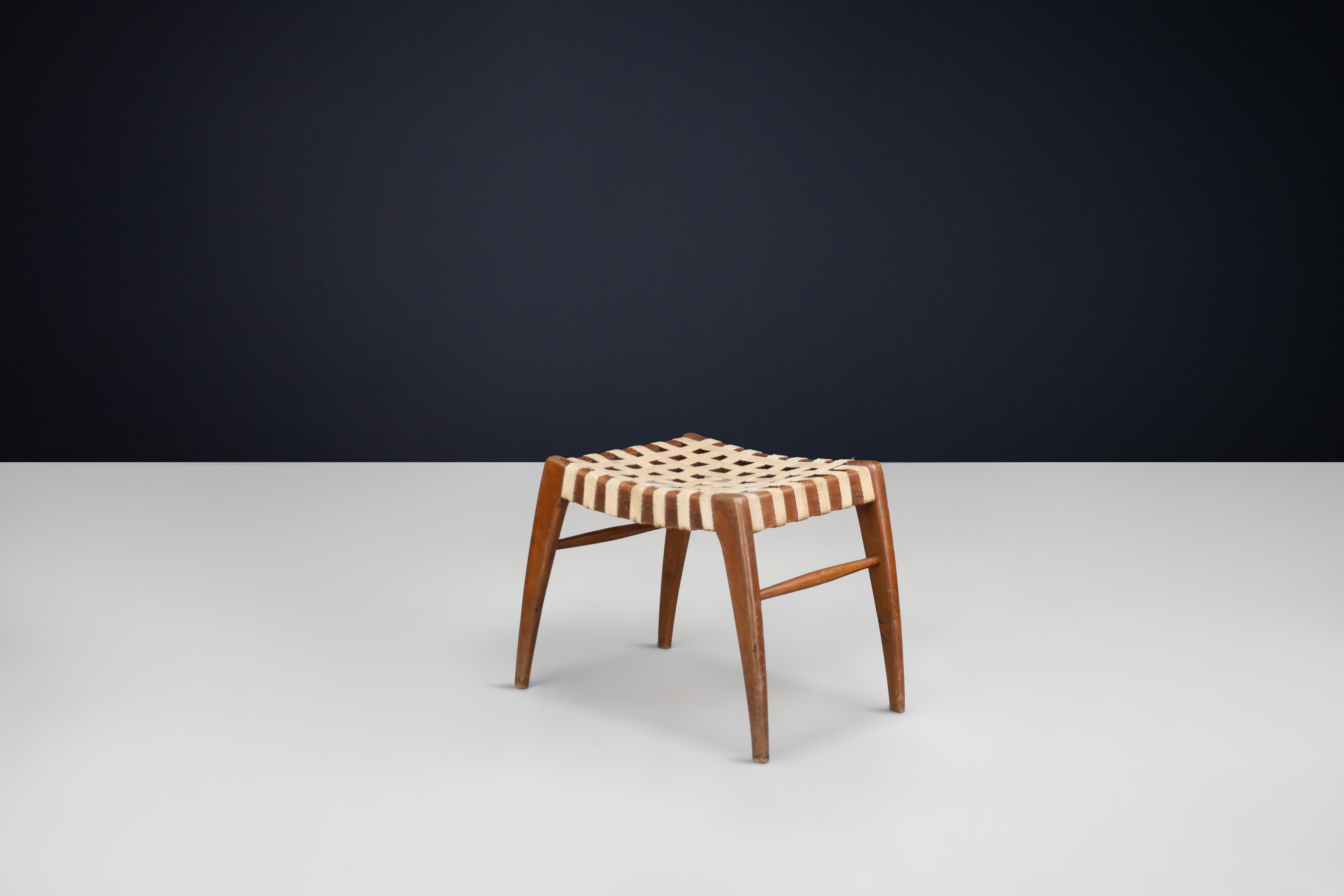 Tabouret en Oak Oak tissé par Jan Vaněk pour Krásná Jizba, Tchécoslovaquie, années 1940 en vente 1