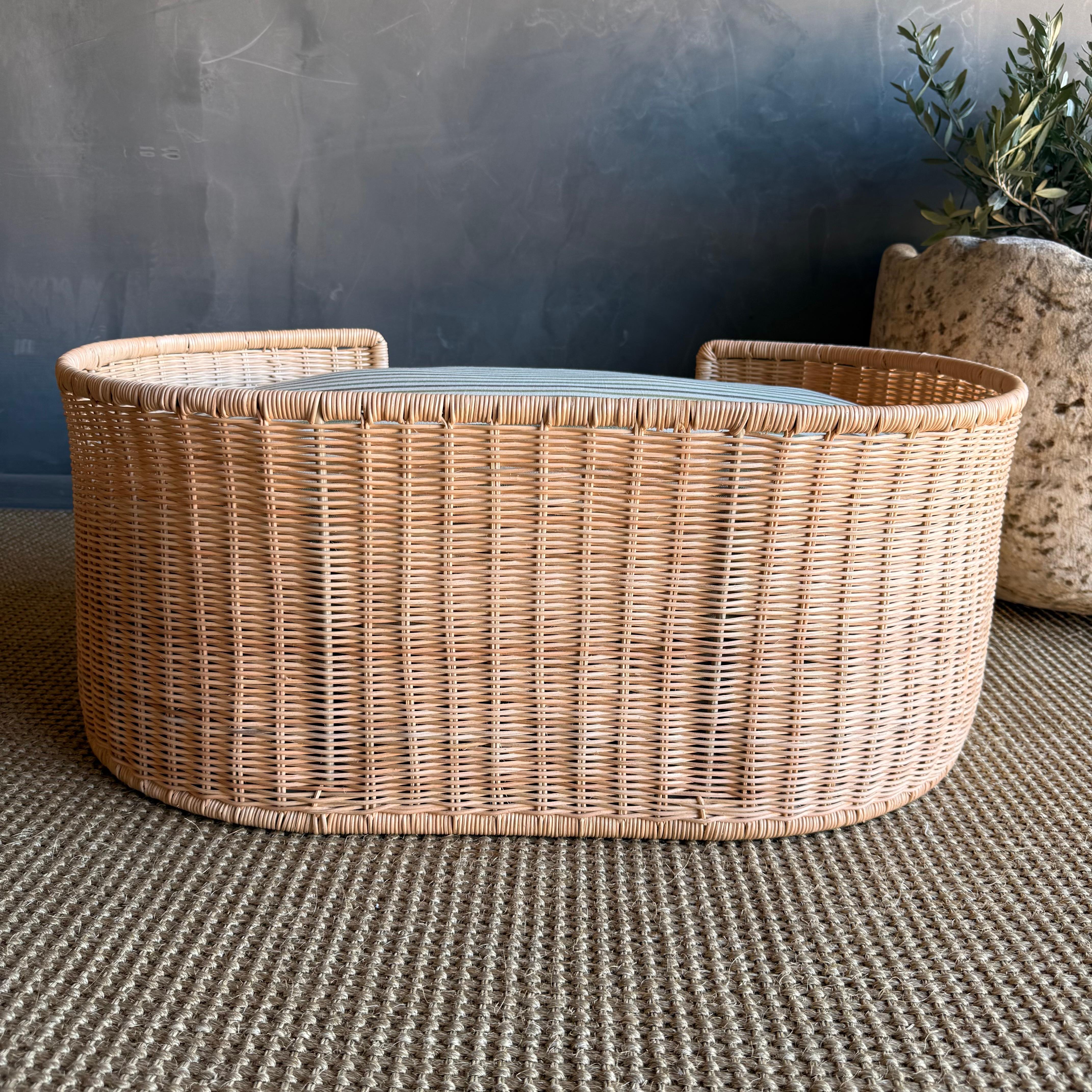 Indonesian Woven Rattan Pet Bed with Outdoor Stripe Fabric For Sale