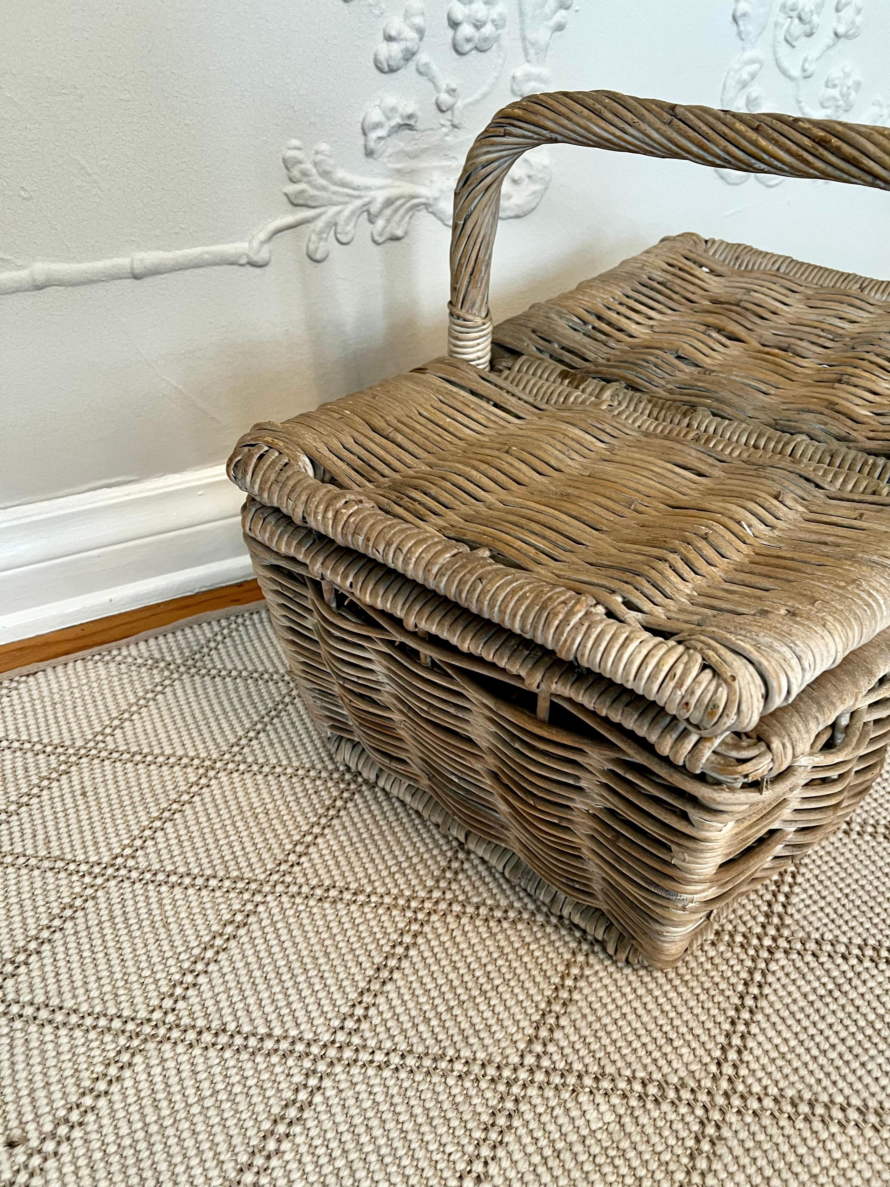 Woven Rattan Picnic Basket with Center Handle and Duo Opening Sides For Sale 2