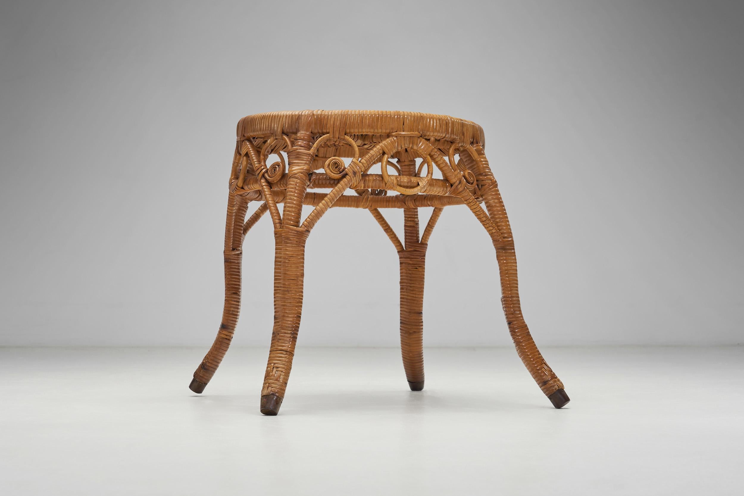 Woven Rattan Stool, Europe Early 20th Century For Sale 10
