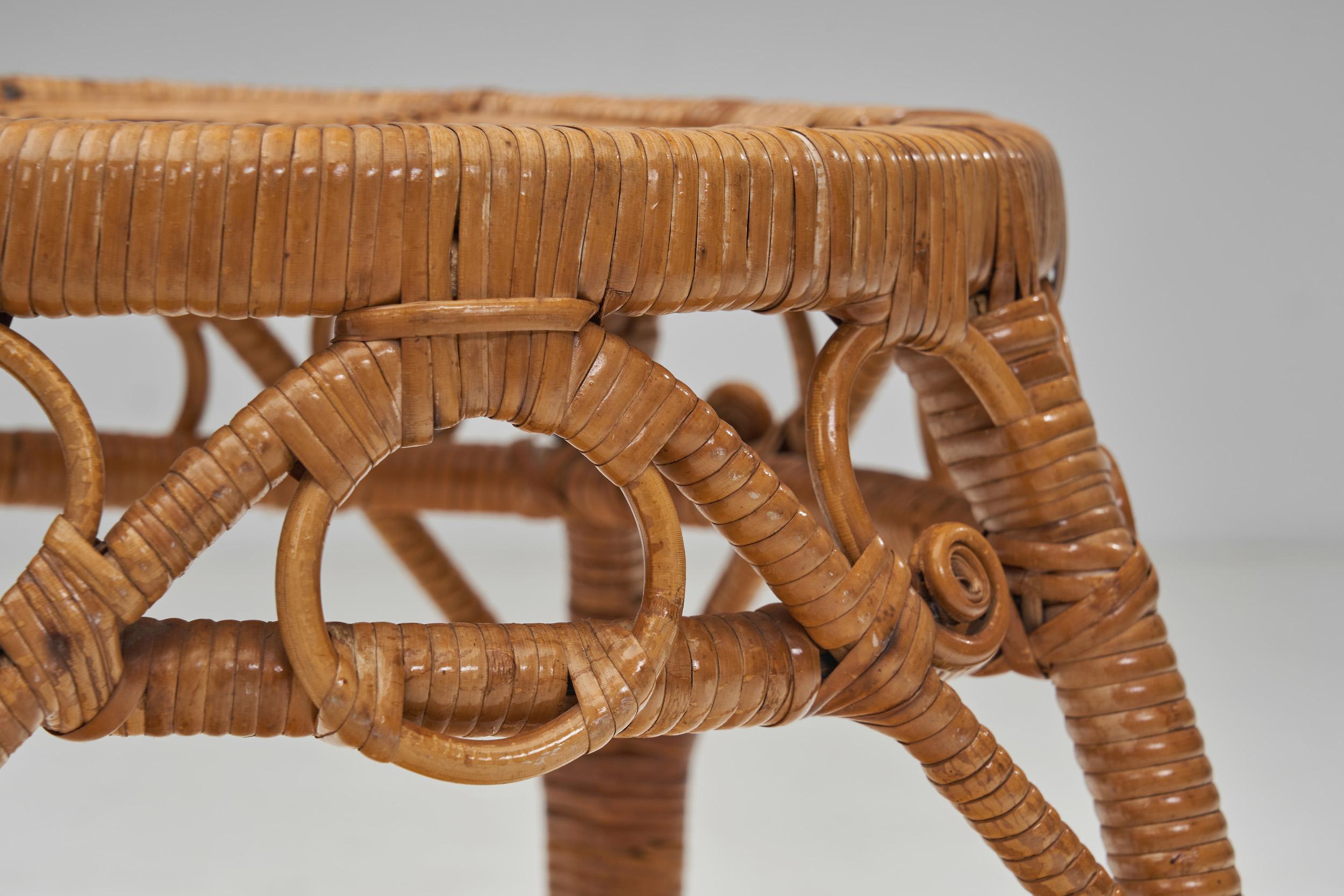Woven Rattan Stool, Europe Early 20th Century For Sale 4
