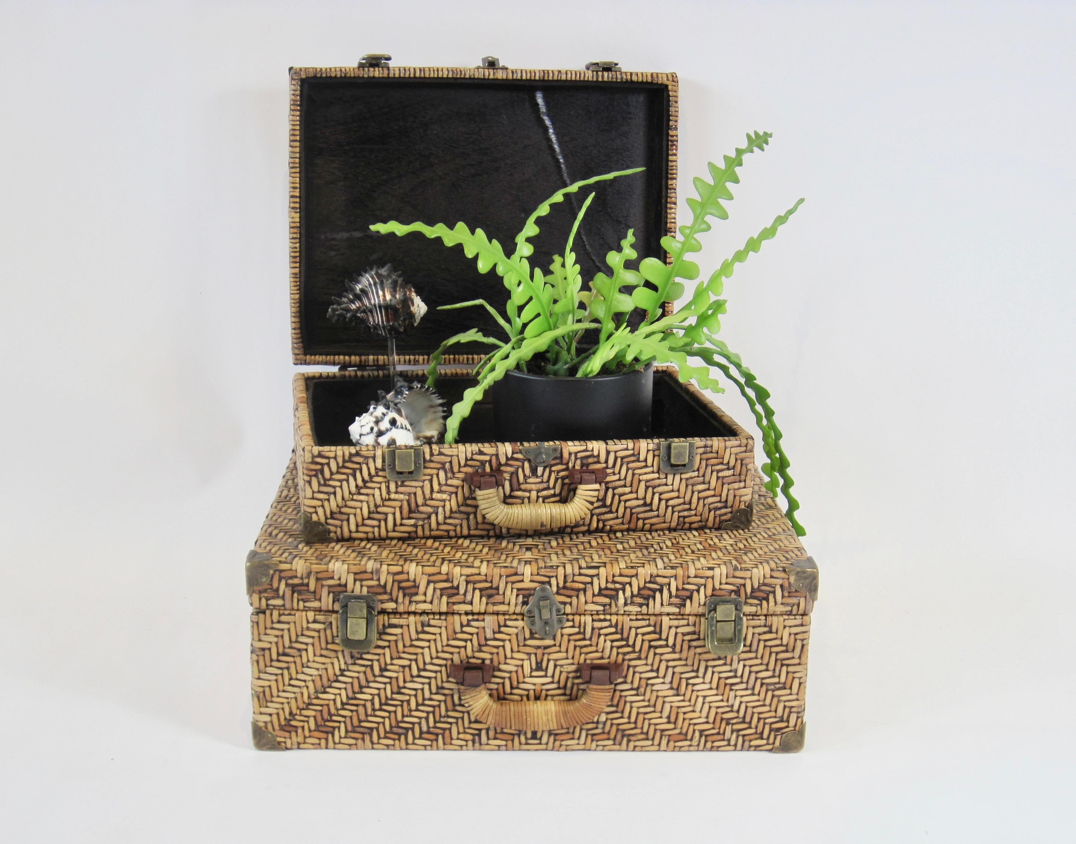 Woven Rattan Suitcase Pair with Brass Hardware For Sale 6