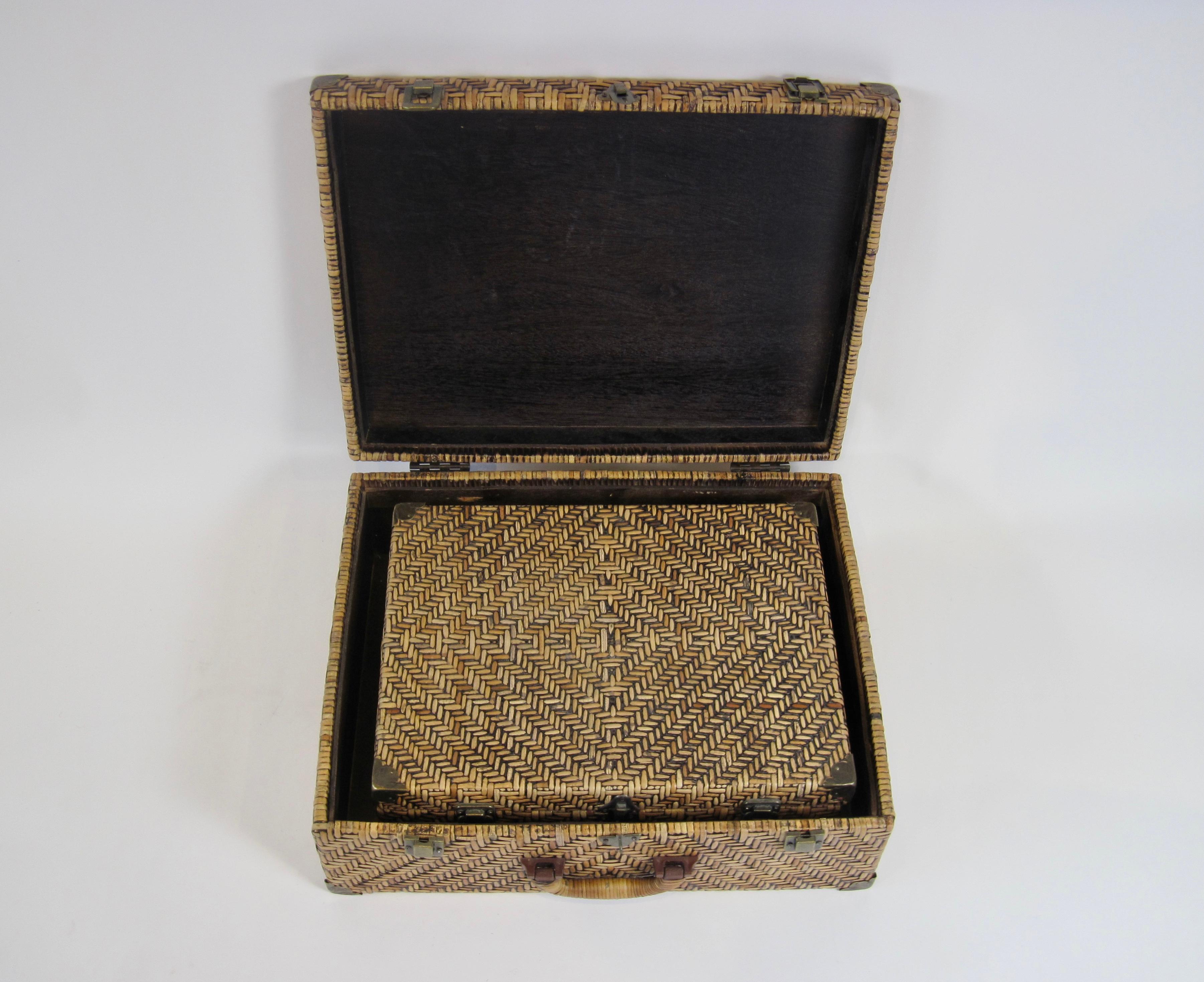 Woven Rattan Suitcase Pair with Brass Hardware In Good Condition For Sale In Ferndale, MI