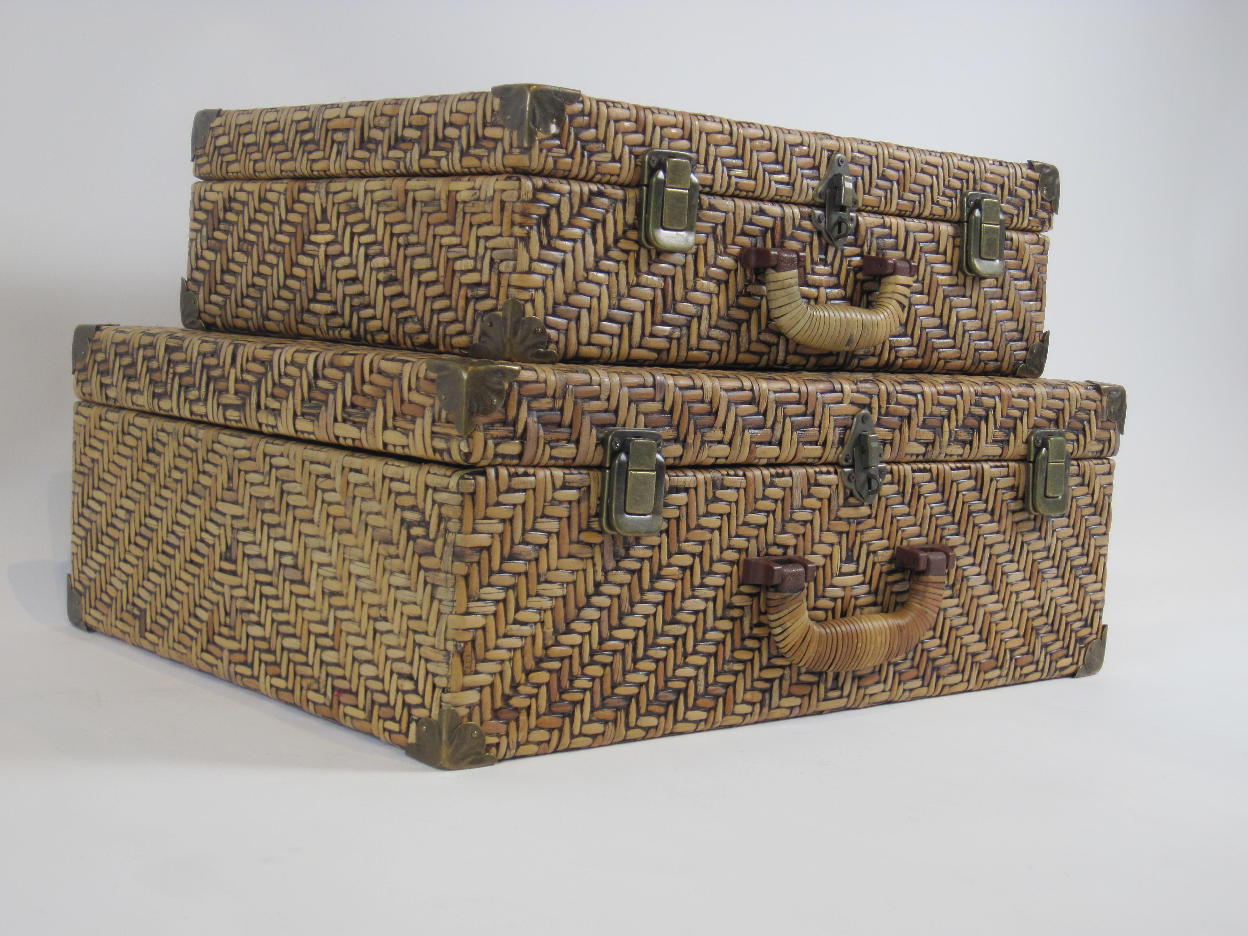 Woven Rattan Suitcase Pair with Brass Hardware In Good Condition In Ferndale, MI