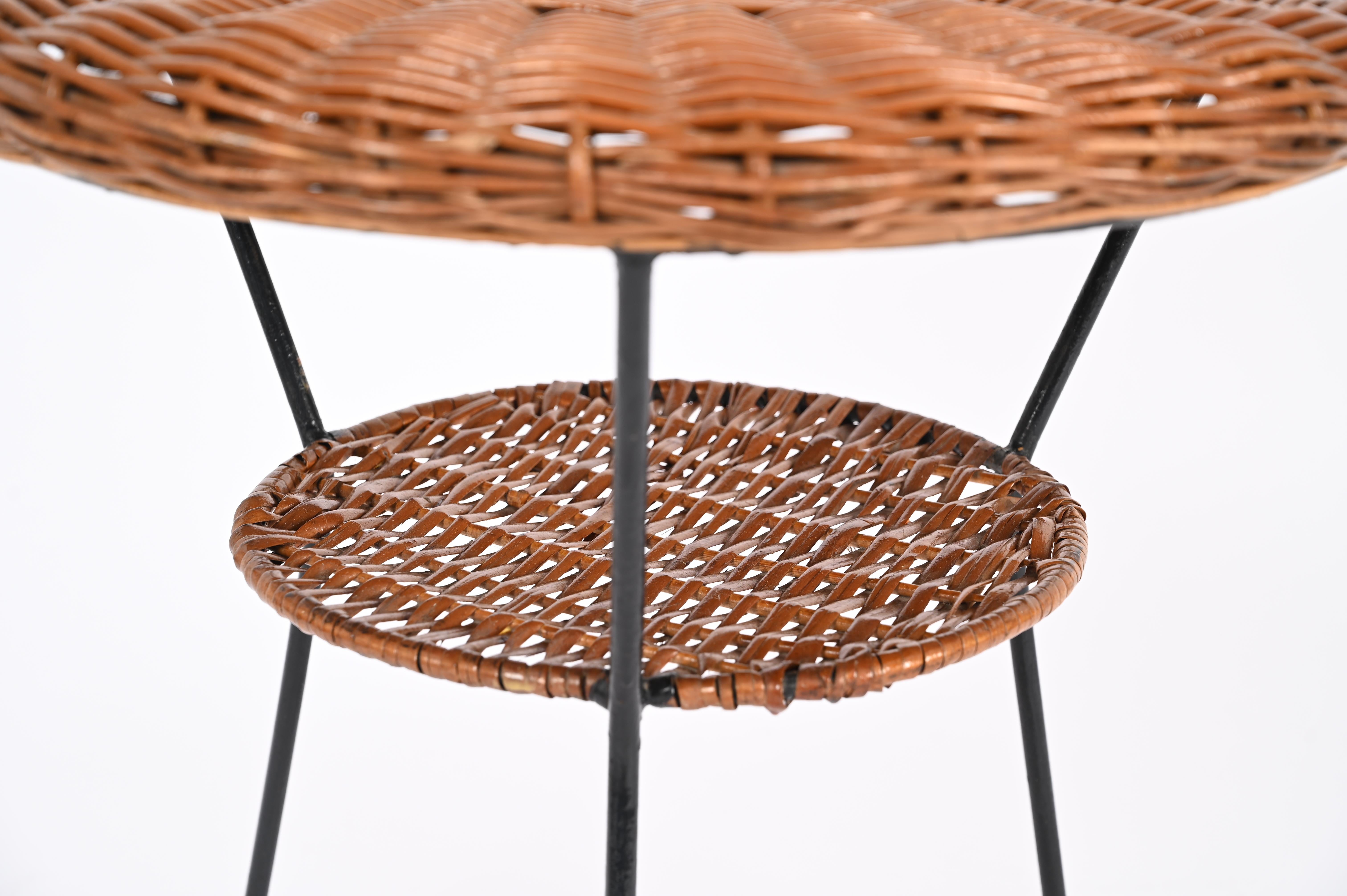 Woven Rattan, Wicker and Iron Two-Tier Round Coffee Table, Matégot, France 1960s In Good Condition For Sale In Roma, IT