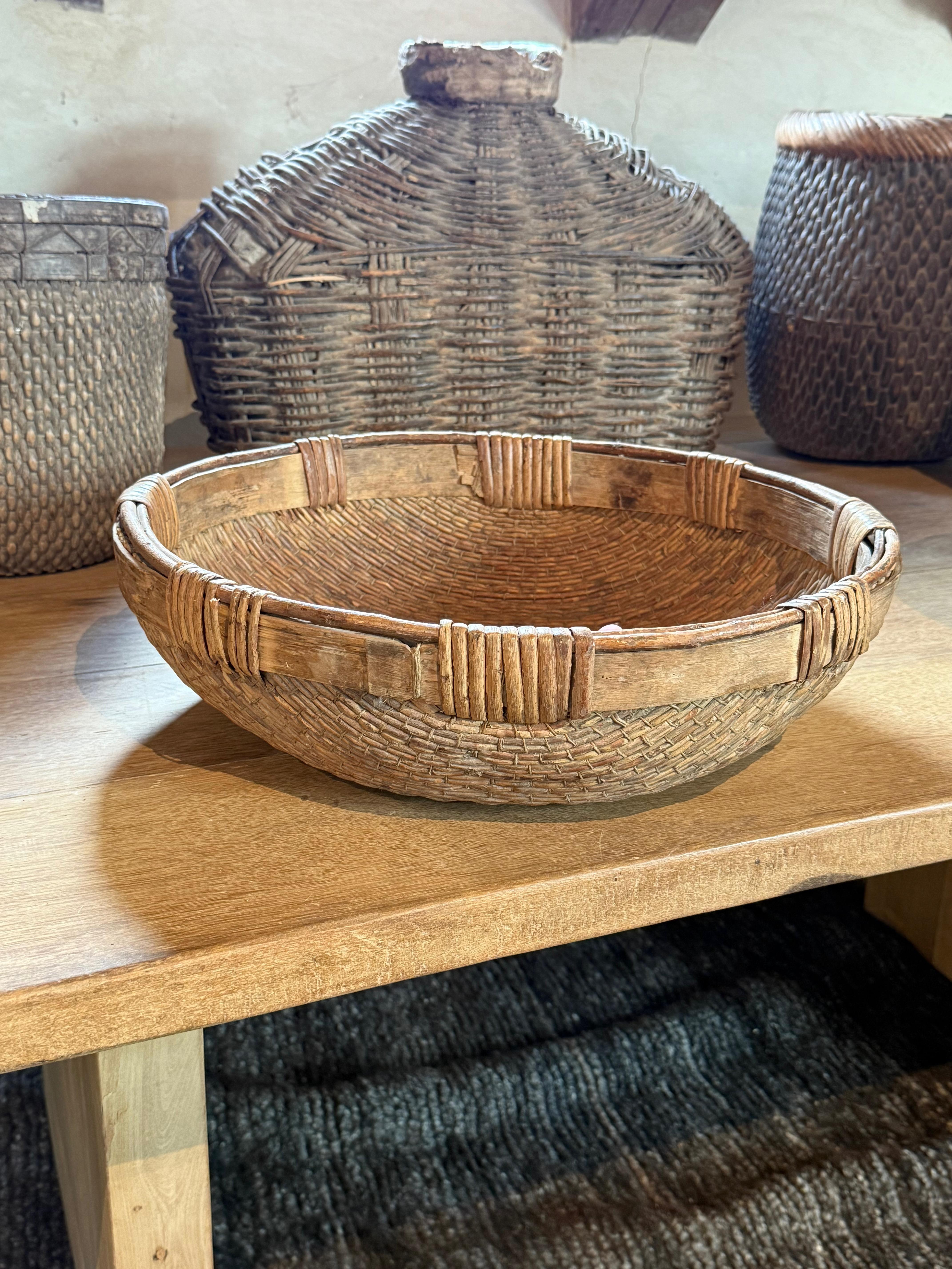 Cinese Vassoio per essiccare i cereali in canna intrecciata, Cina, XIX secolo in vendita