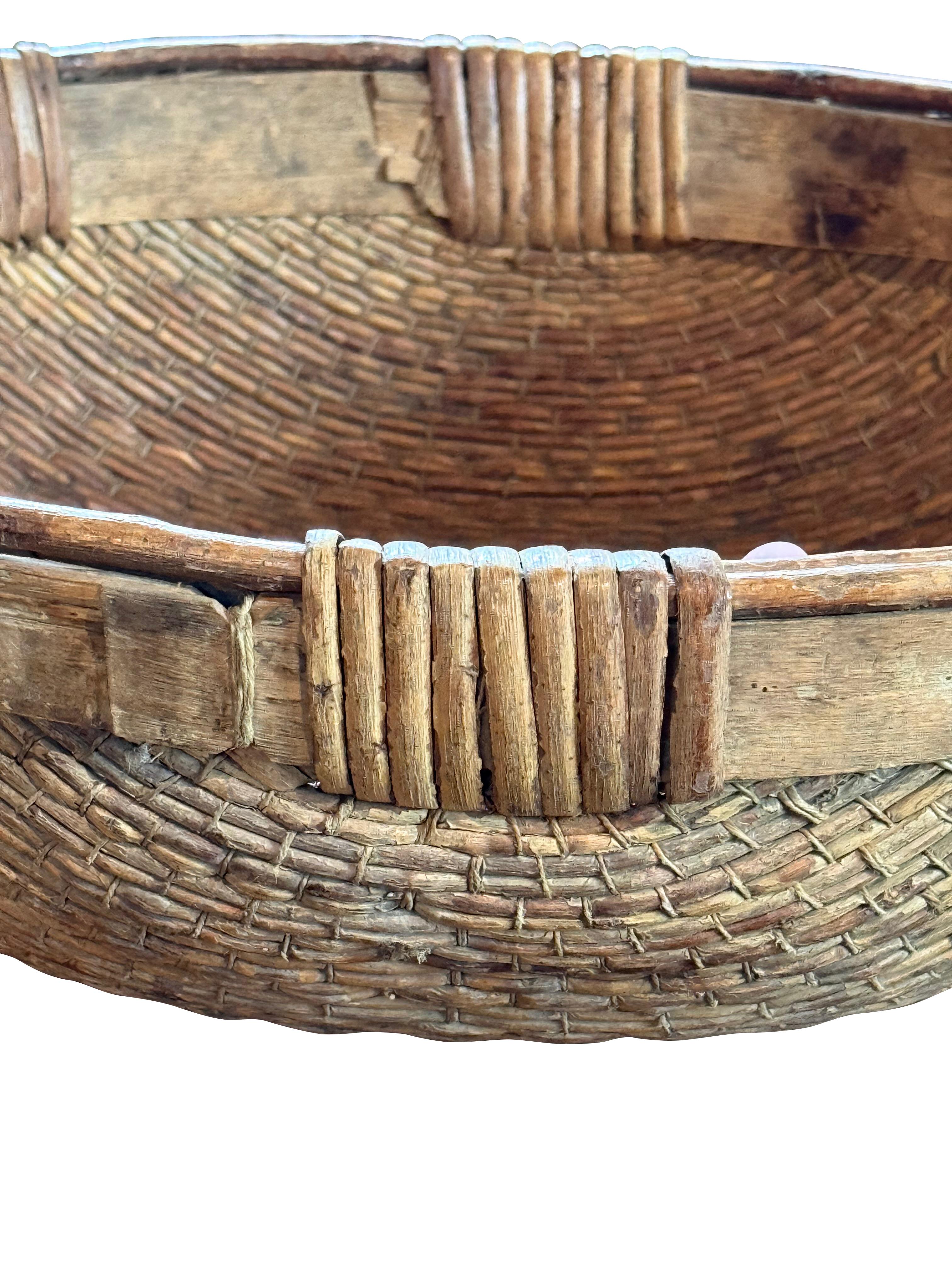 Vassoio per essiccare i cereali in canna intrecciata, Cina, XIX secolo In condizioni buone in vendita a New York, NY