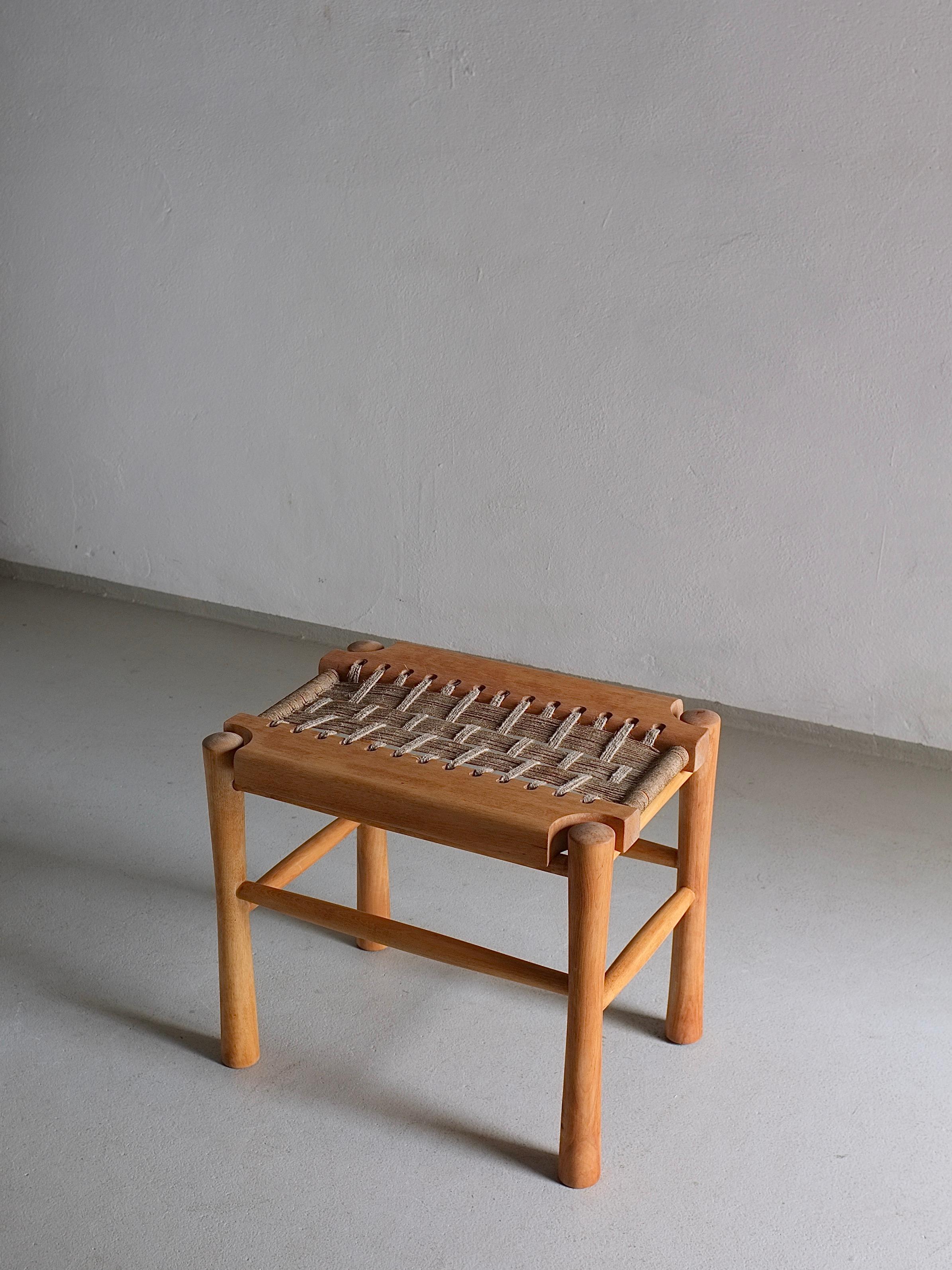 Gewebter Sitzhocker, Frankreich, 1960er Jahre (Rustikal) im Angebot