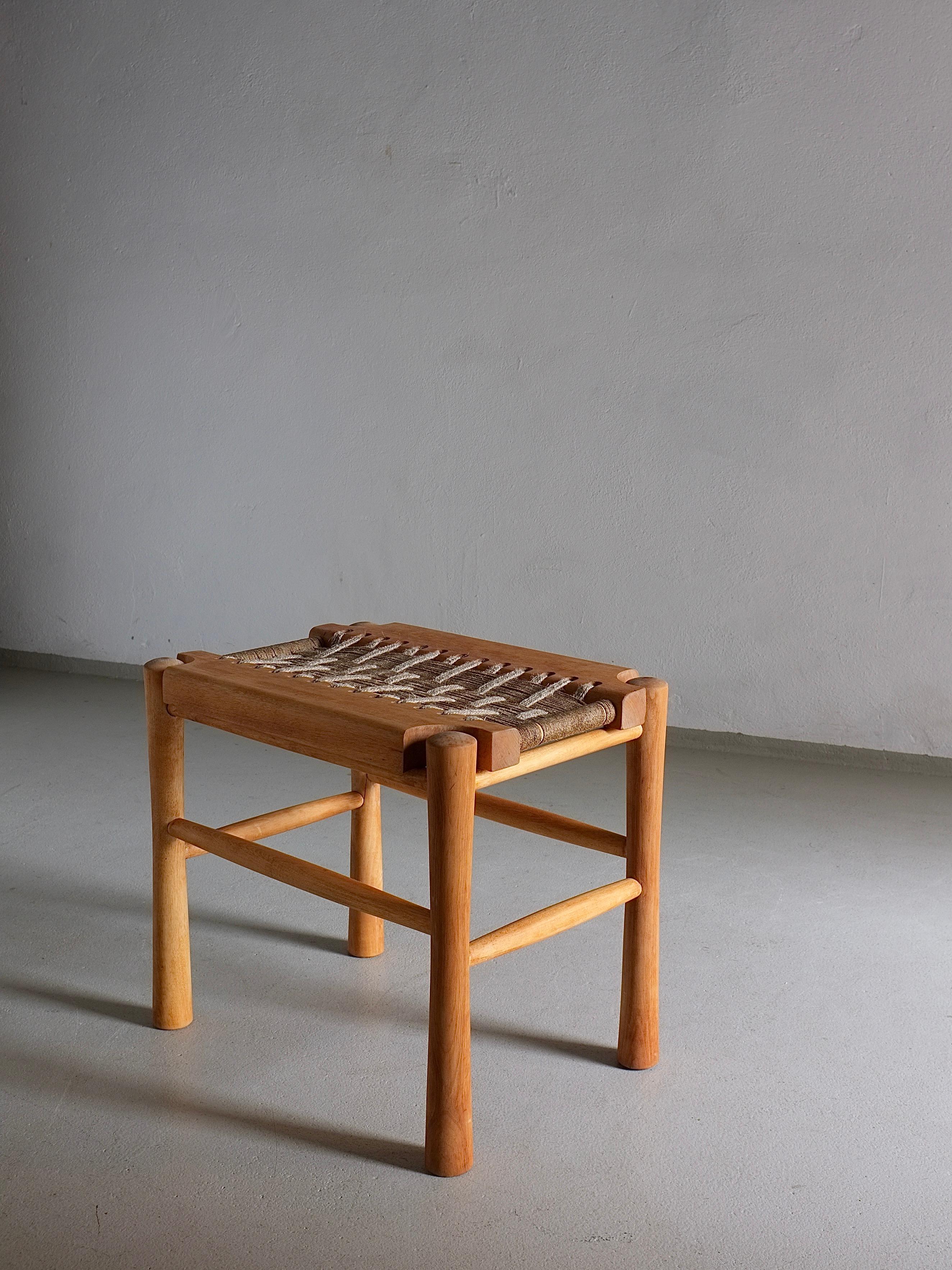 Gewebter Sitzhocker, Frankreich, 1960er Jahre (Mitte des 20. Jahrhunderts) im Angebot