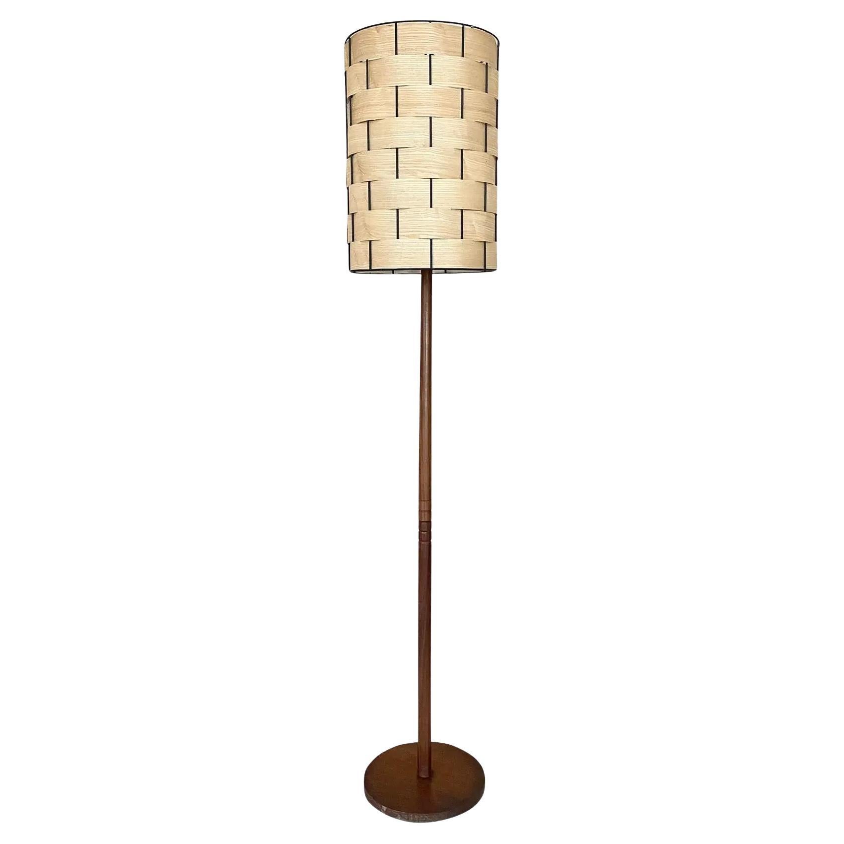 Abat-jour tressé Lampadaire moderne danois en noyer en vente
