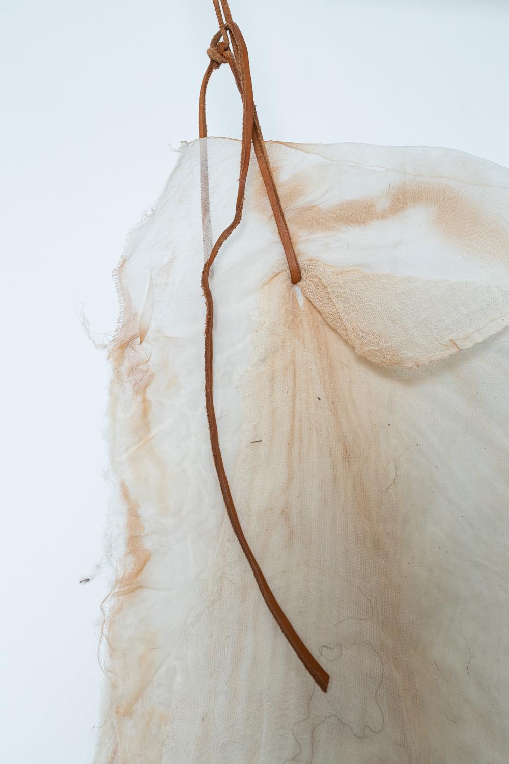 Wandteppich aus gewebter Haut B15-16 von Claudy Jongstra im Zustand „Neu“ im Angebot in Geneve, CH