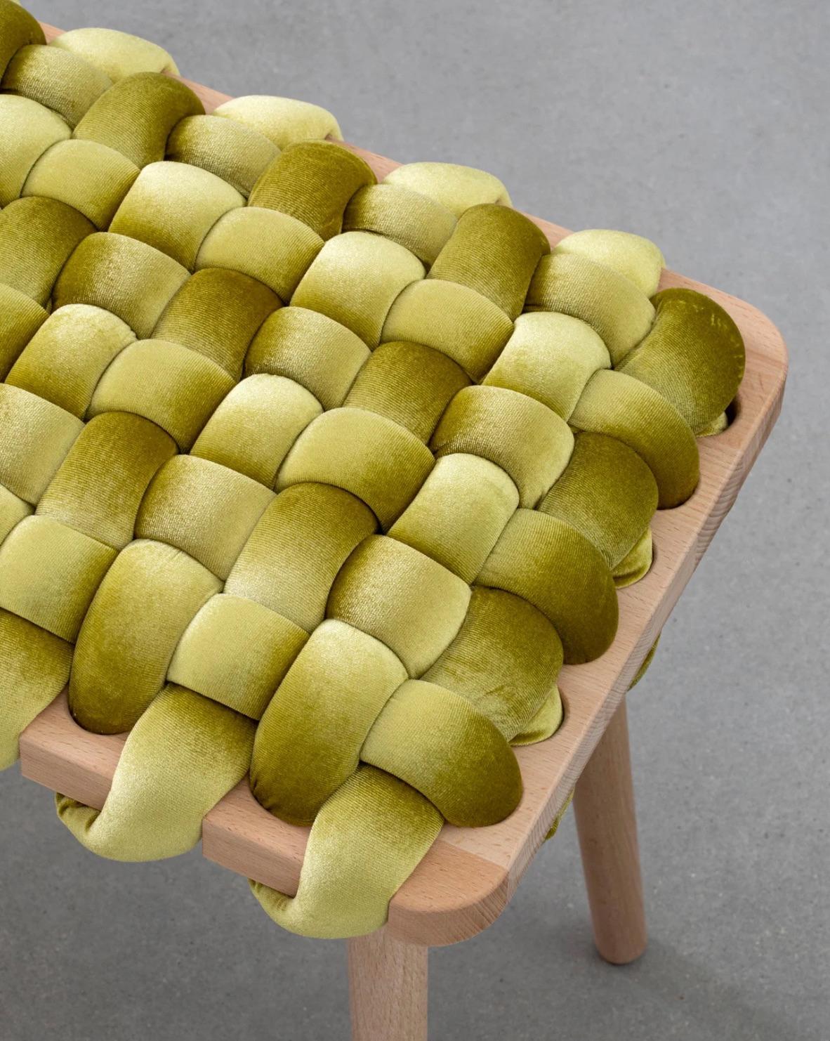 Asiatico Sgabello intrecciato in velluto Citron in vendita