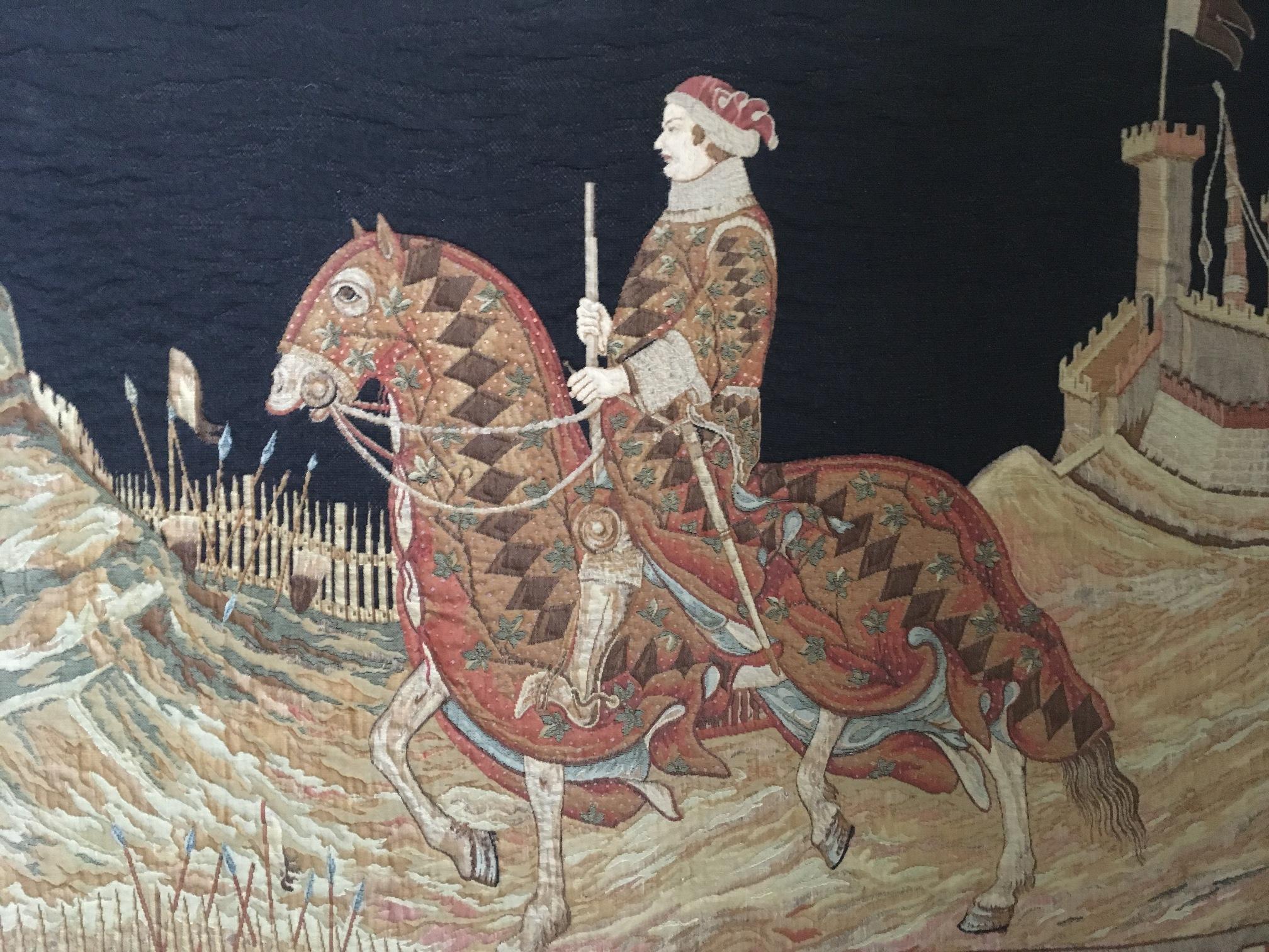 Magnifique tapisserie italienne du capitaine.
20e siècle.

Cette tapisserie est une représentation d'une fresque italienne qui se trouve actuellement à Sienne. Le personnage de la tapisserie est un capitaine italien, ou condottieri, du nom de Guido