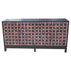 Modernes schwarzes Sideboard aus gewebtem Mosaikhorn und Perle im Karl-Springer-Stil