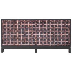 Buffet noir moderne en corne tessellée et perles tissée de style Karl Springer