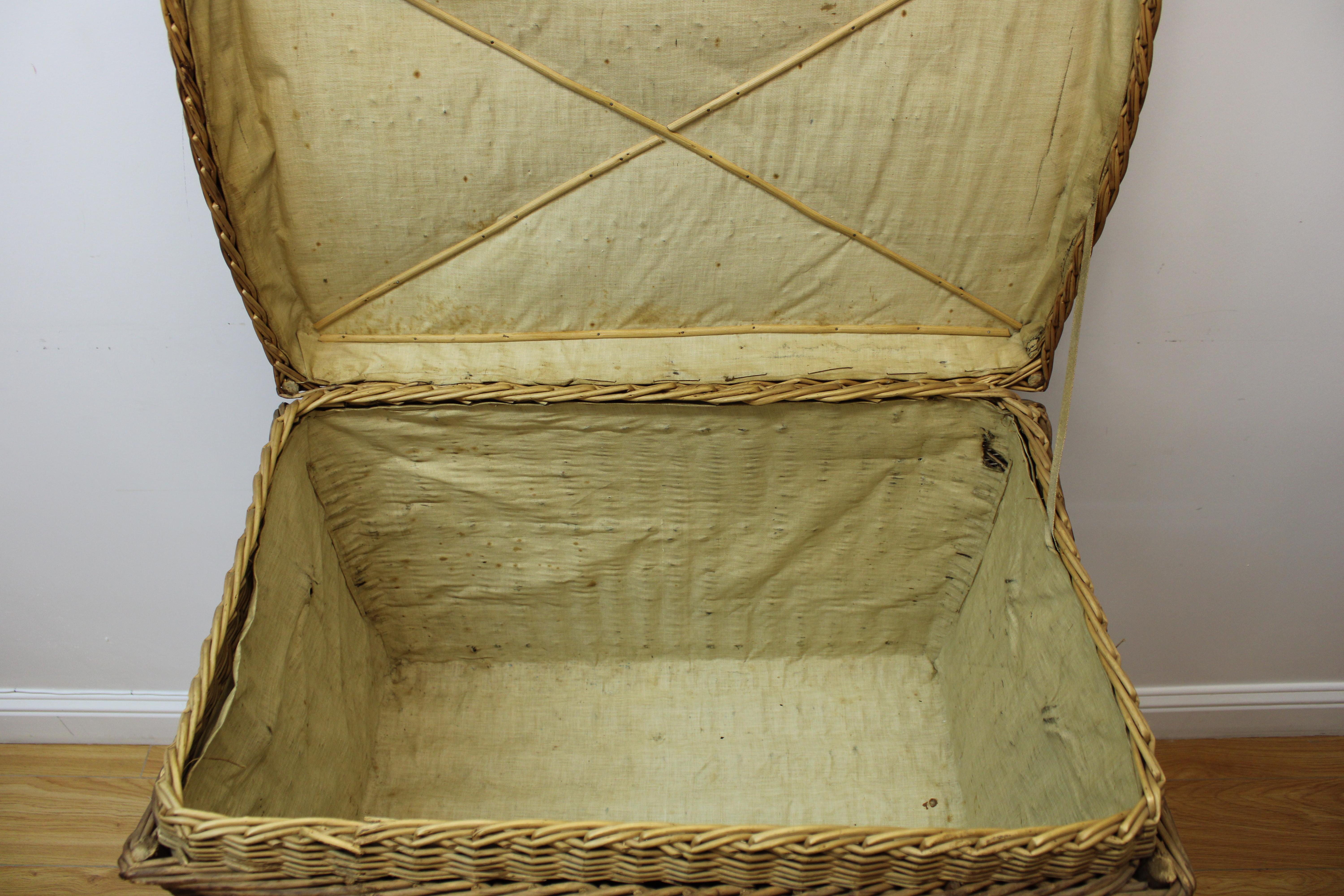 Fabric Woven Traveling Basket / Picnic Basket