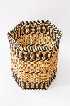 Woven umbrella stand with water collection cup