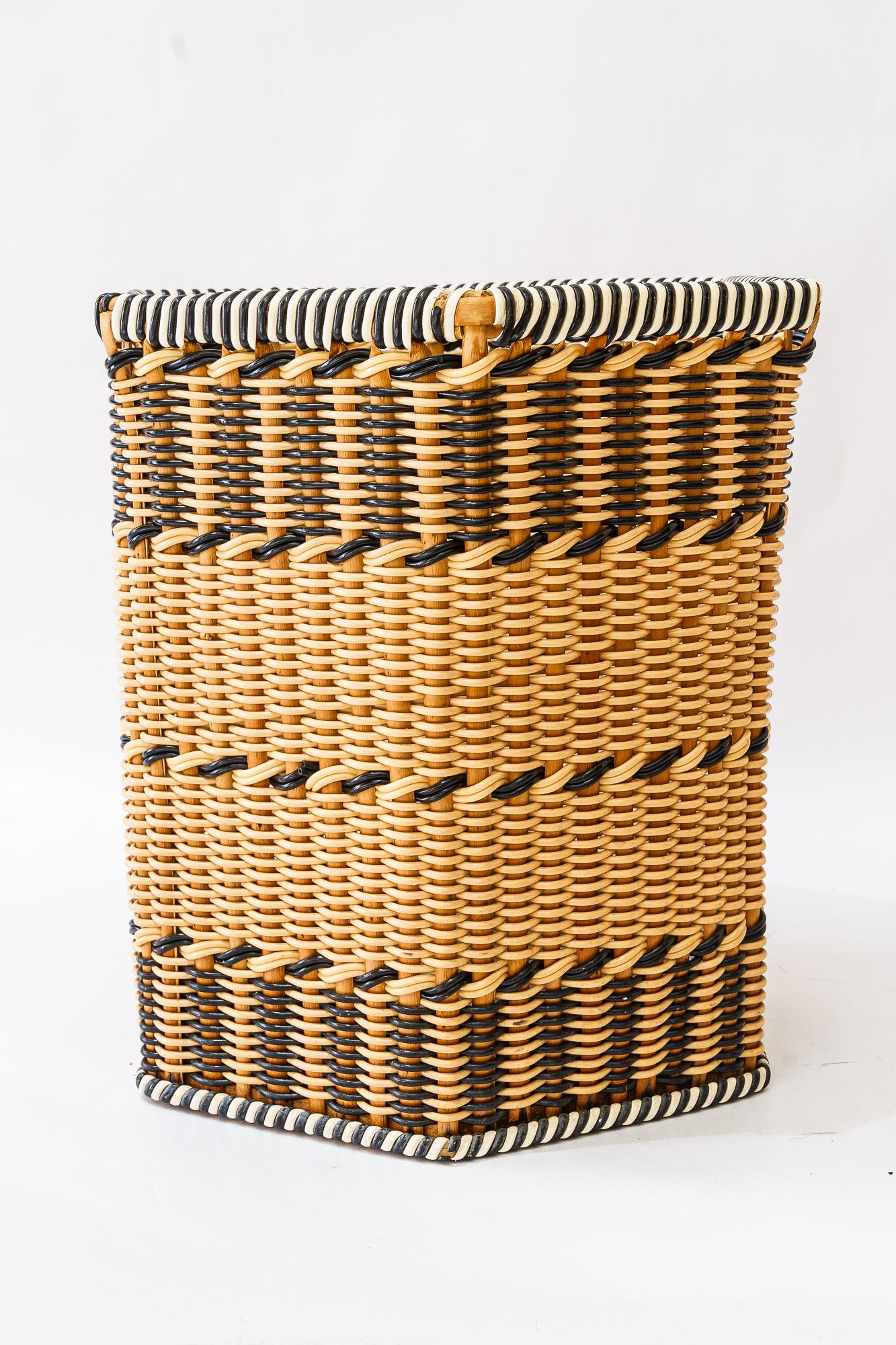 Tissage Stand Umbrella tissé avec bac de récupération d'eau en vente