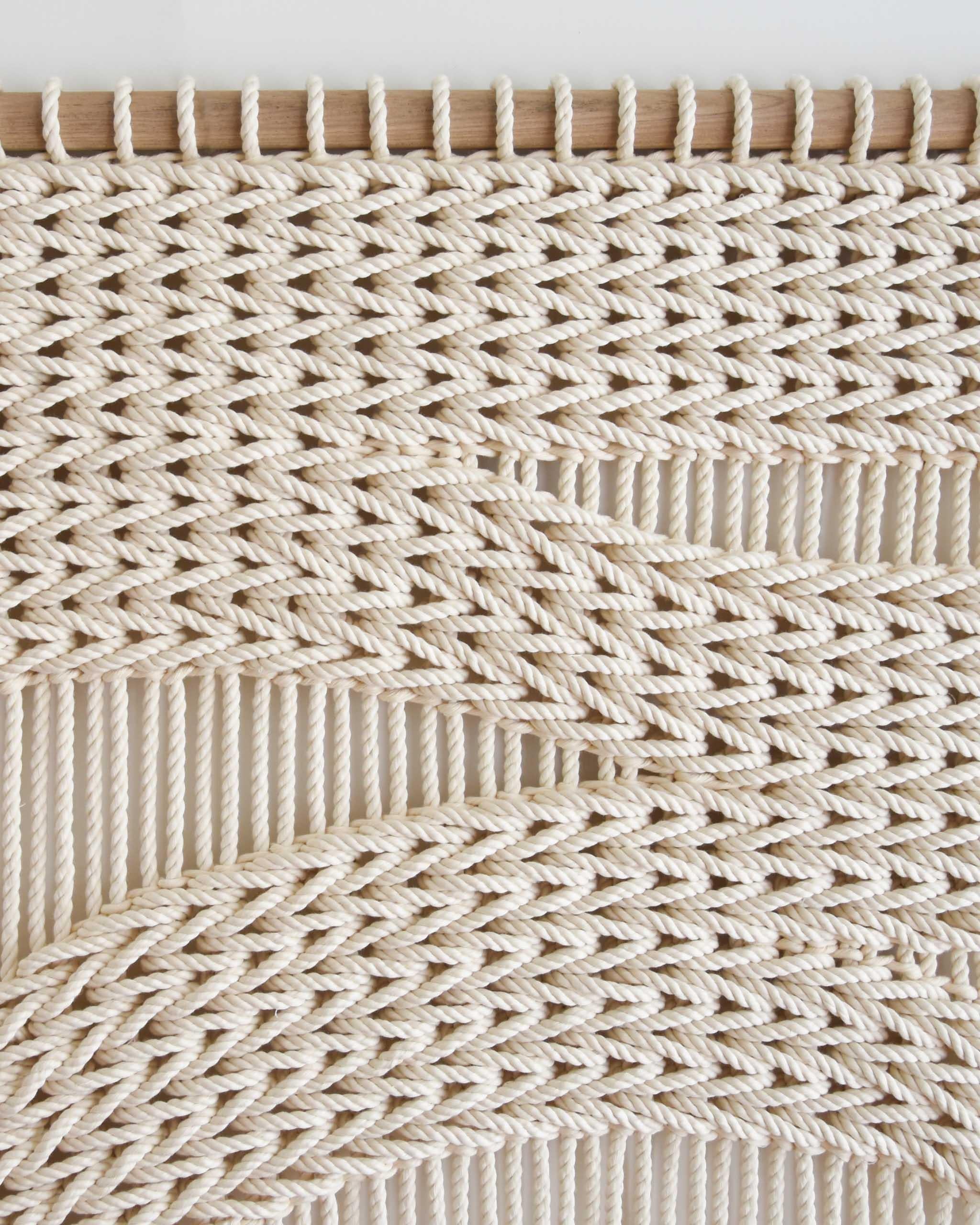 Gewebter Wandbehang, Faserkunst-Wandteppich, Seilkunst, CURRENT von TAMAR SAMPLONIUS (Niederländisch) im Angebot