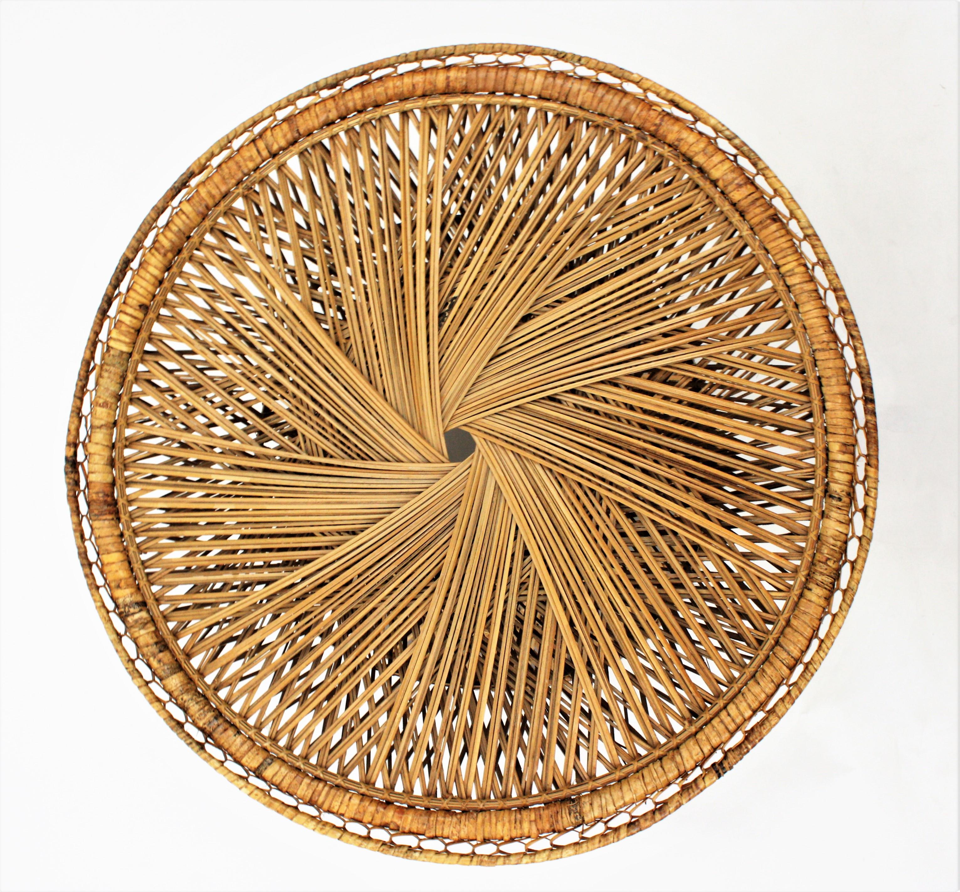 Emmanuelle Peacock Couchtisch aus Korbgeflecht und Rattan:: Spanien:: 1960er Jahre im Angebot 4