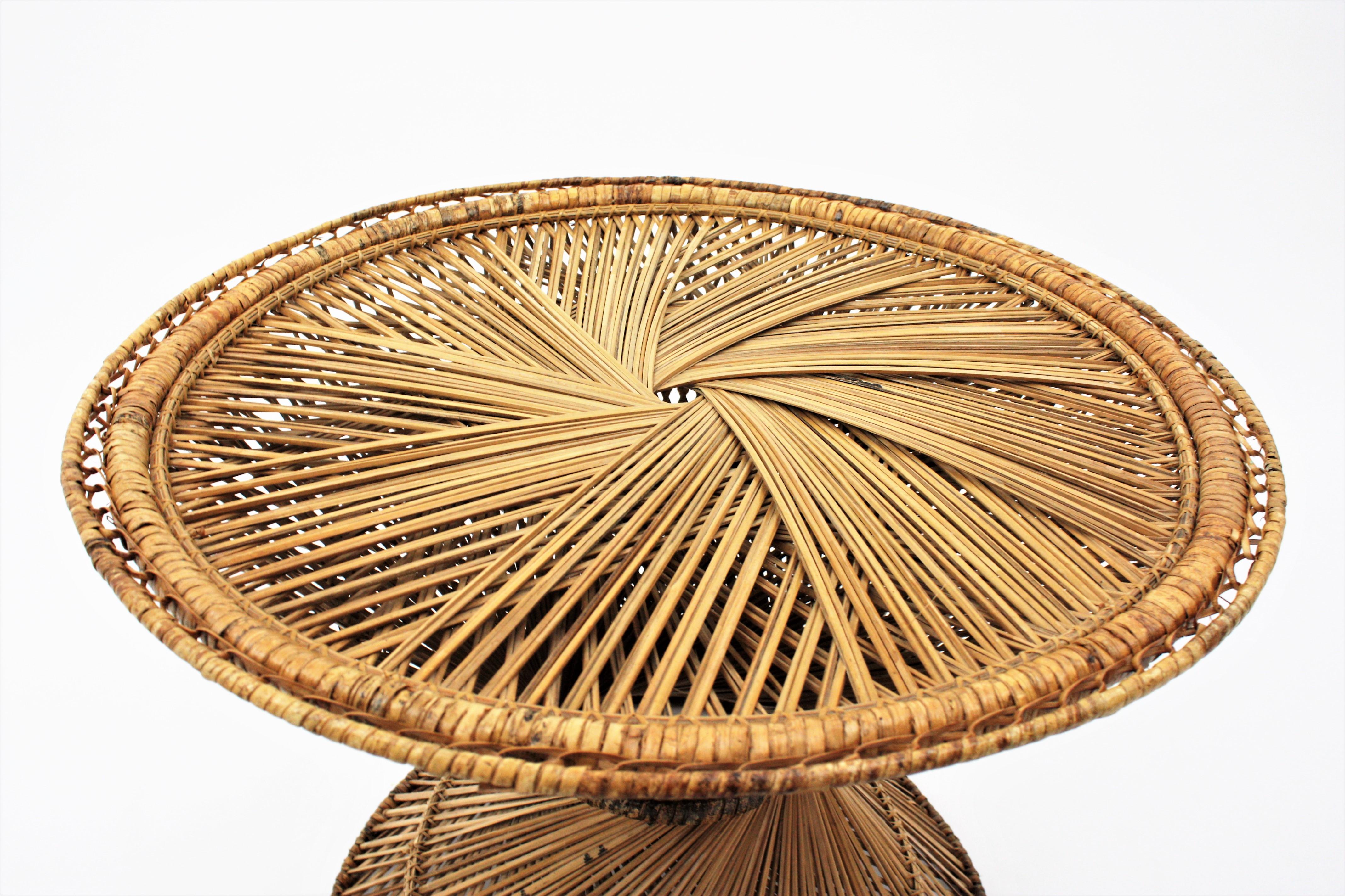 Woven Wicker and Rattan Emmanuelle Peacock Coffee Table, Spain, 1960s In Good Condition For Sale In Barcelona, ES