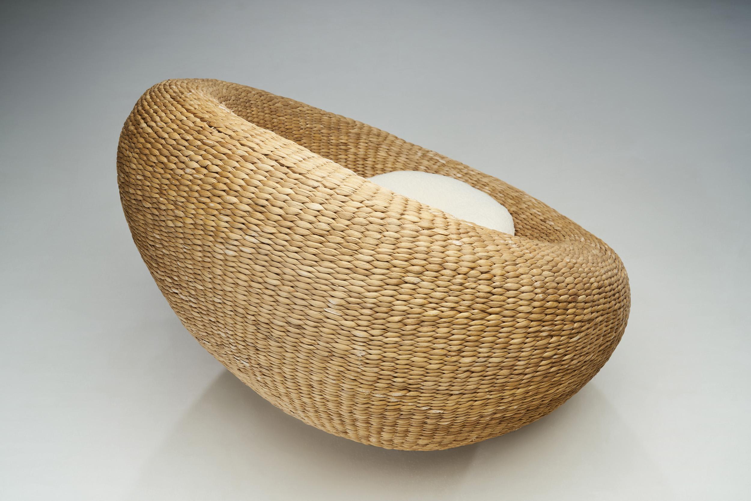 Woven Wicker Bird's Nest Chair in the Manner of Isamu Kenmochi, Europe, ca 1960s For Sale 1