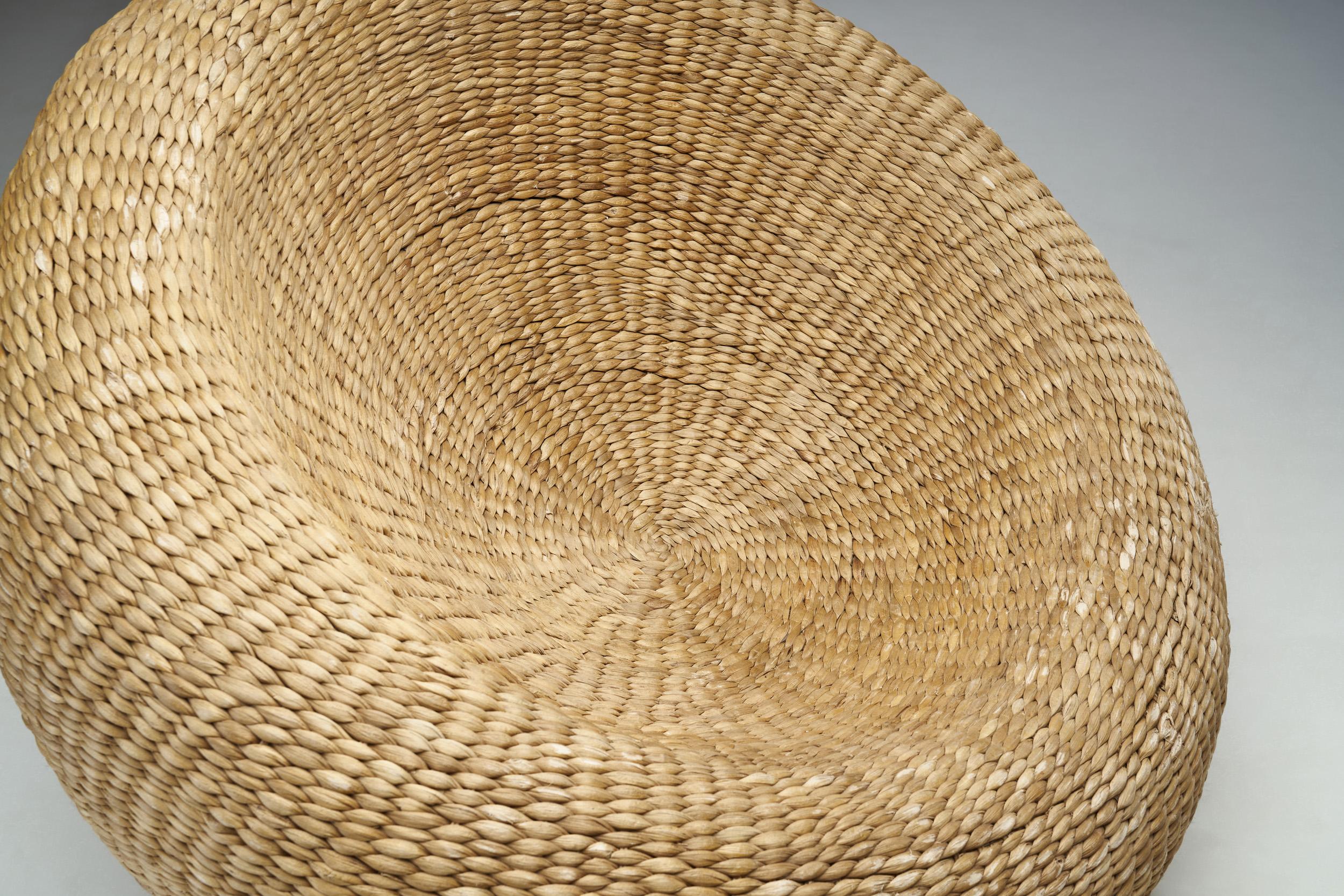 Woven Wicker Bird's Nest Chair in the Manner of Isamu Kenmochi, Europe, ca 1960s For Sale 3