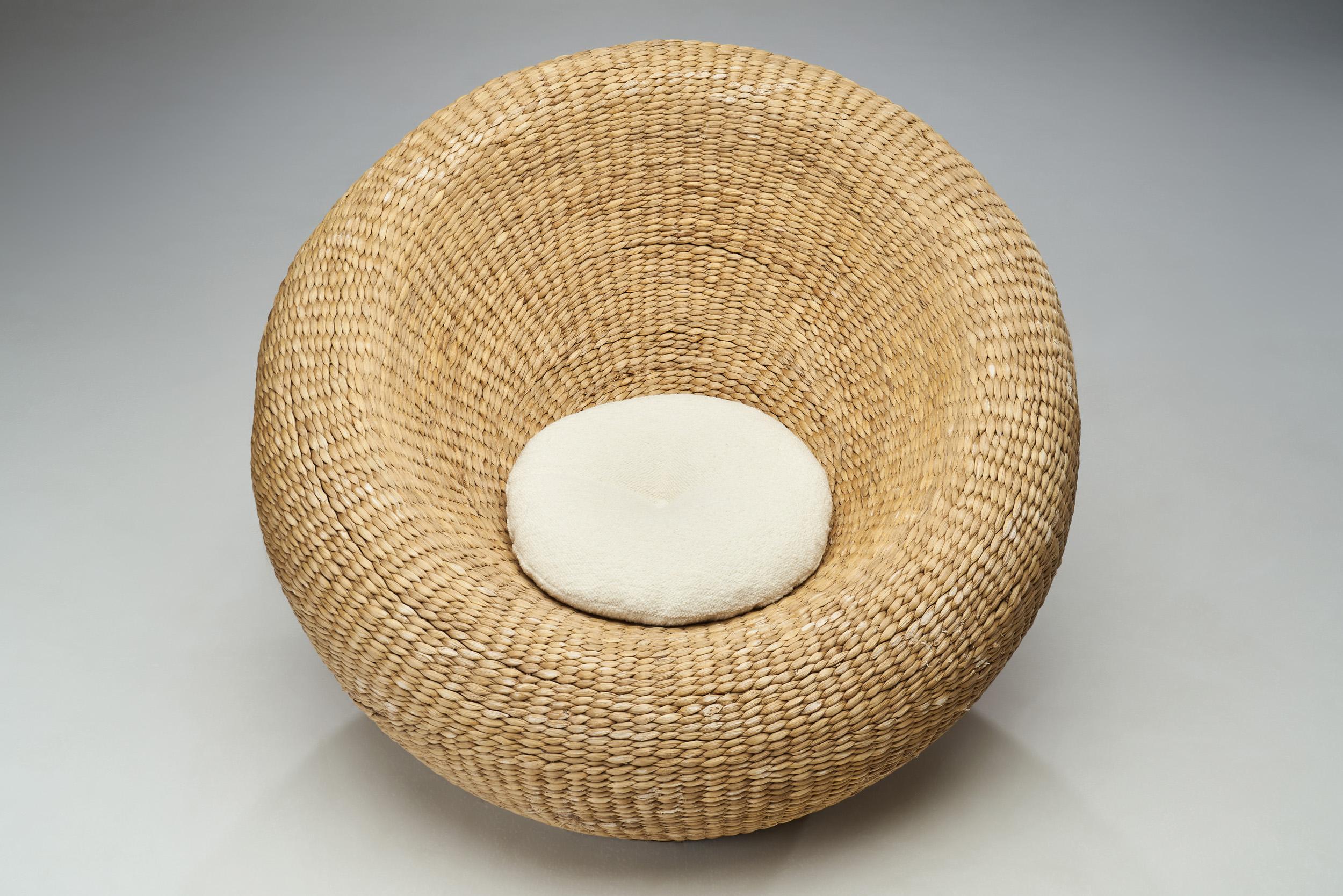 Mid-Century Modern Woven Wicker Bird's Nest Chair in the Manner of Isamu Kenmochi, Europe, ca 1960s For Sale