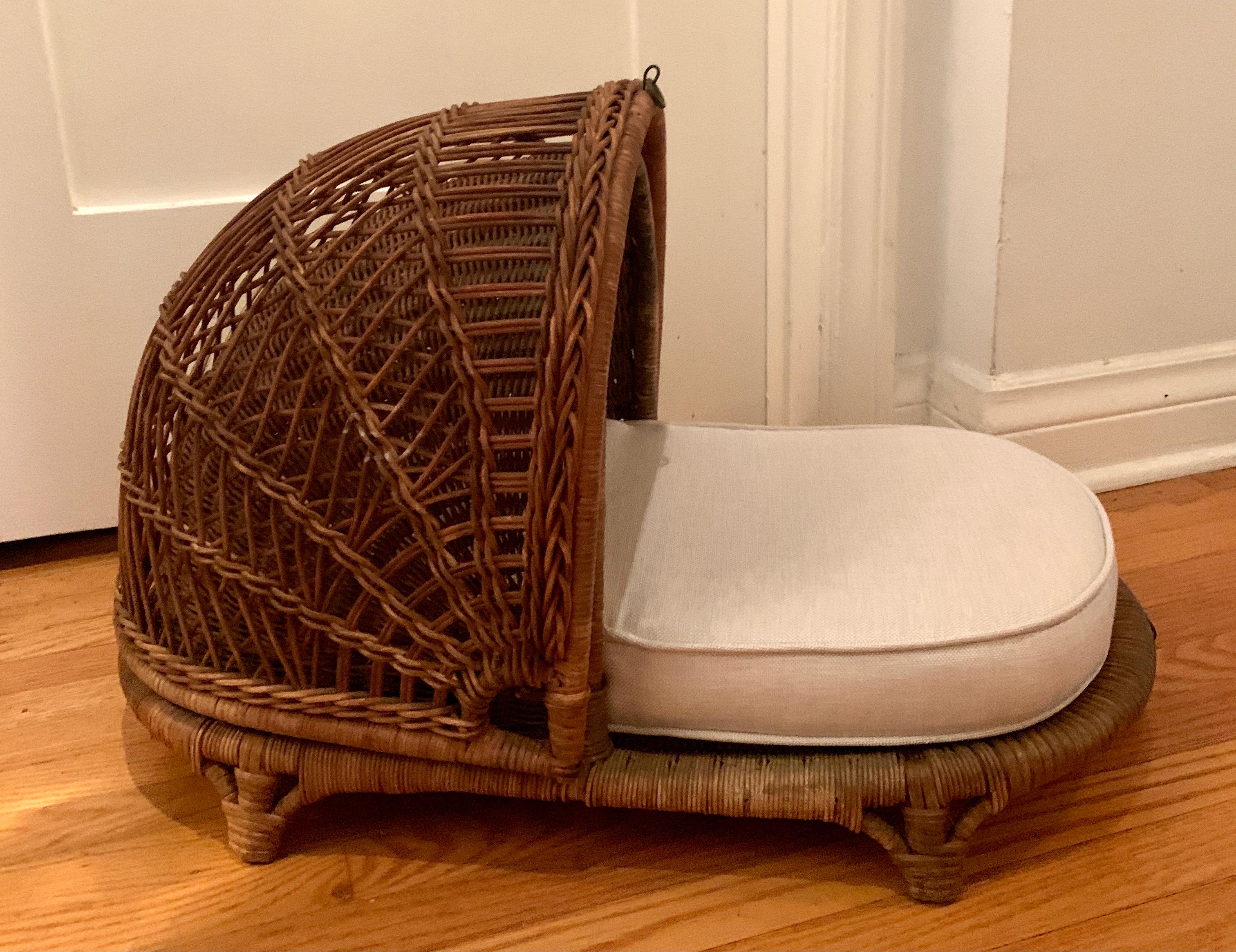 Victorian Woven Wicker Rattan Dog Bed with Closing Top and Linen Cushion