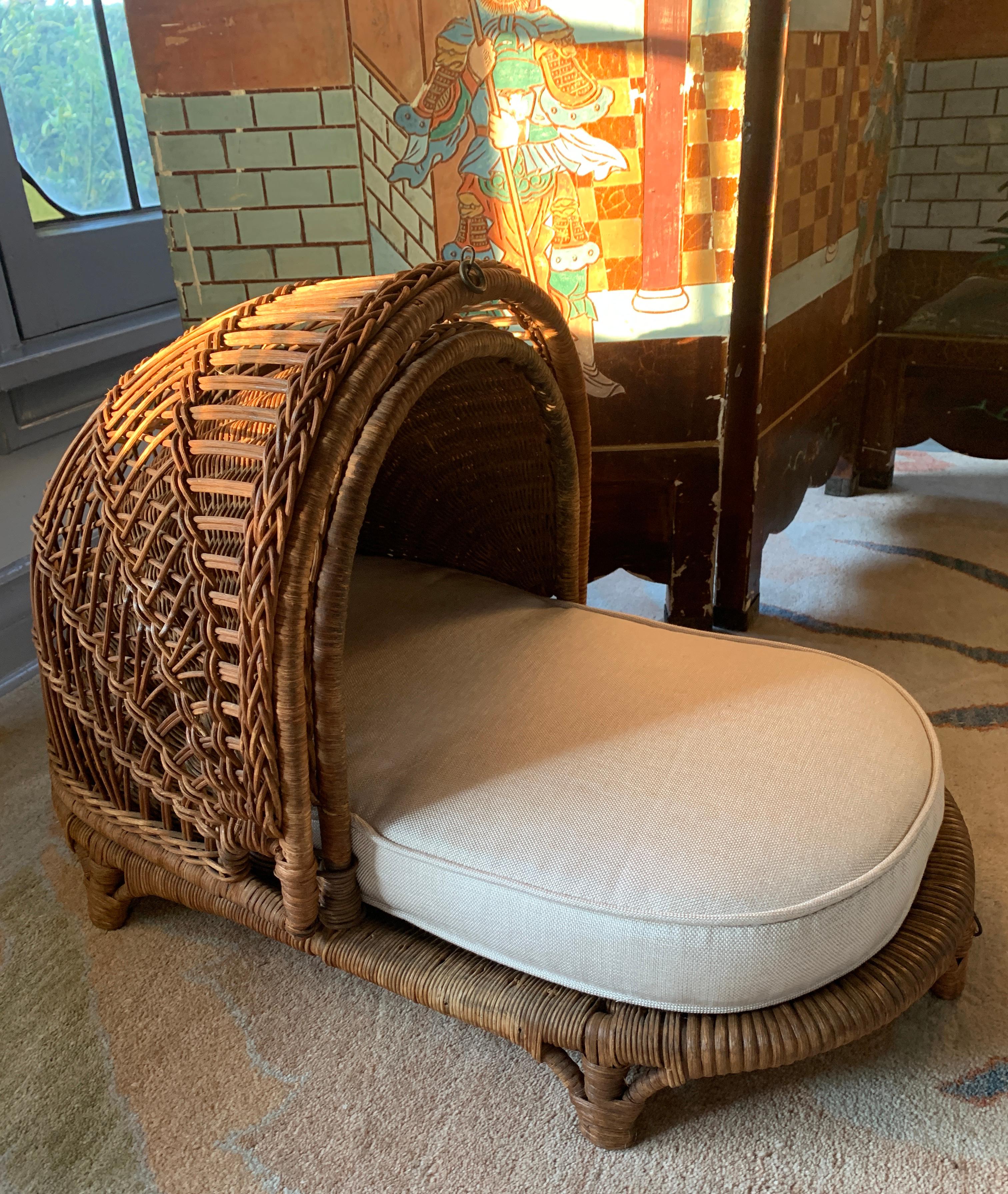 Hand-Crafted Woven Wicker Rattan Dog Bed with Closing Top and Linen Cushion