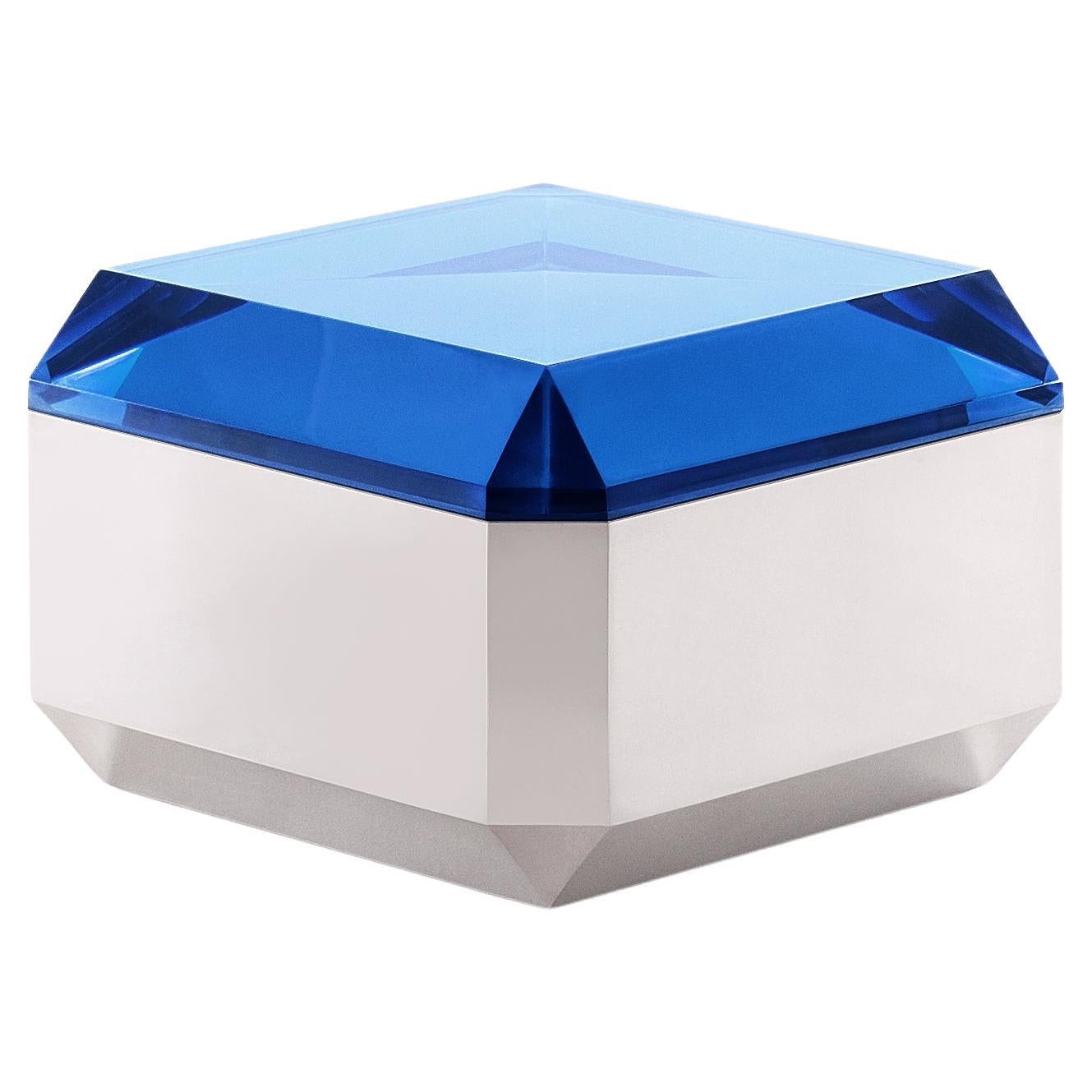 WOW capri small table in resin by MOĆI Collective