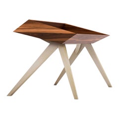 Wow Desk by Alexandre Caldas