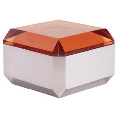 WOW fiamma small table in resin by MOĆI Collective