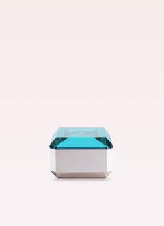 WOW maldive small table in resin by MOĆI Collective