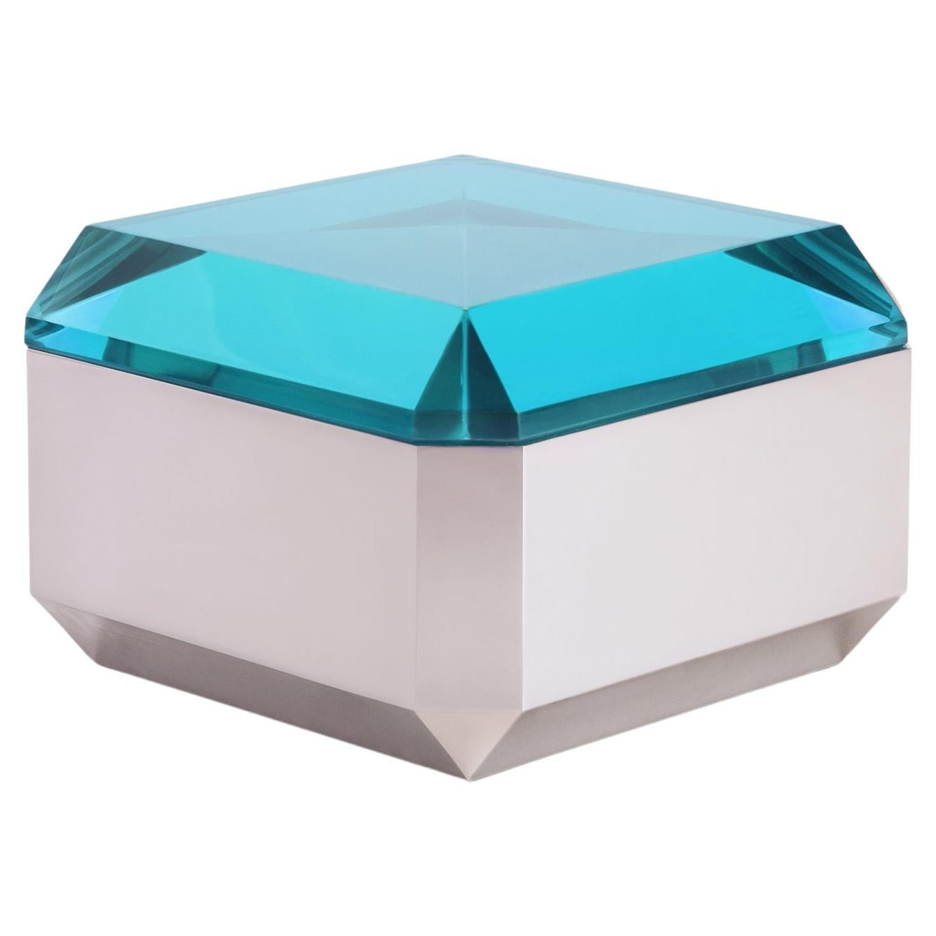 WOW maldive small table in resin by MOĆI Collective