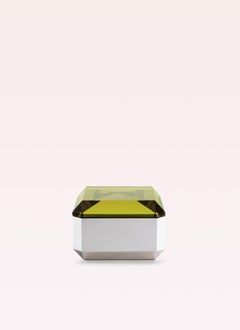WOW oliva small table in resin by MOĆI Collective