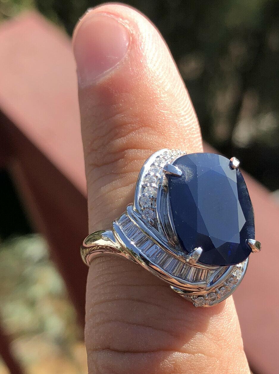 Platinum Natural Sapphire & Diamond Ring 10.47 ctw 15.7g



 Beautiful sapphire & diamond ring 

Very elegant for everyday wear !! 

Approx 0.69 ctw of diamonds g-h vs-si

Sapphire size approx ct 9.78



100% NATURAL 

Size 8

Weight 15.7 grams
