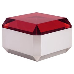 WOW rubino small table in resin by MOĆI Collective