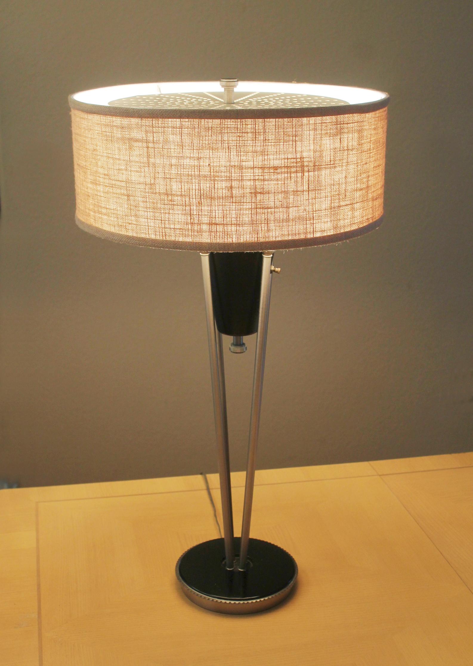 Stiffel 
Mid Century Modern
Aluminum & Steel 
Table Lamp

Epitome of Mid Century Elegance!

As Seen in Incredibles 2!

The rarest Stiffel Lamp in the World! 
35